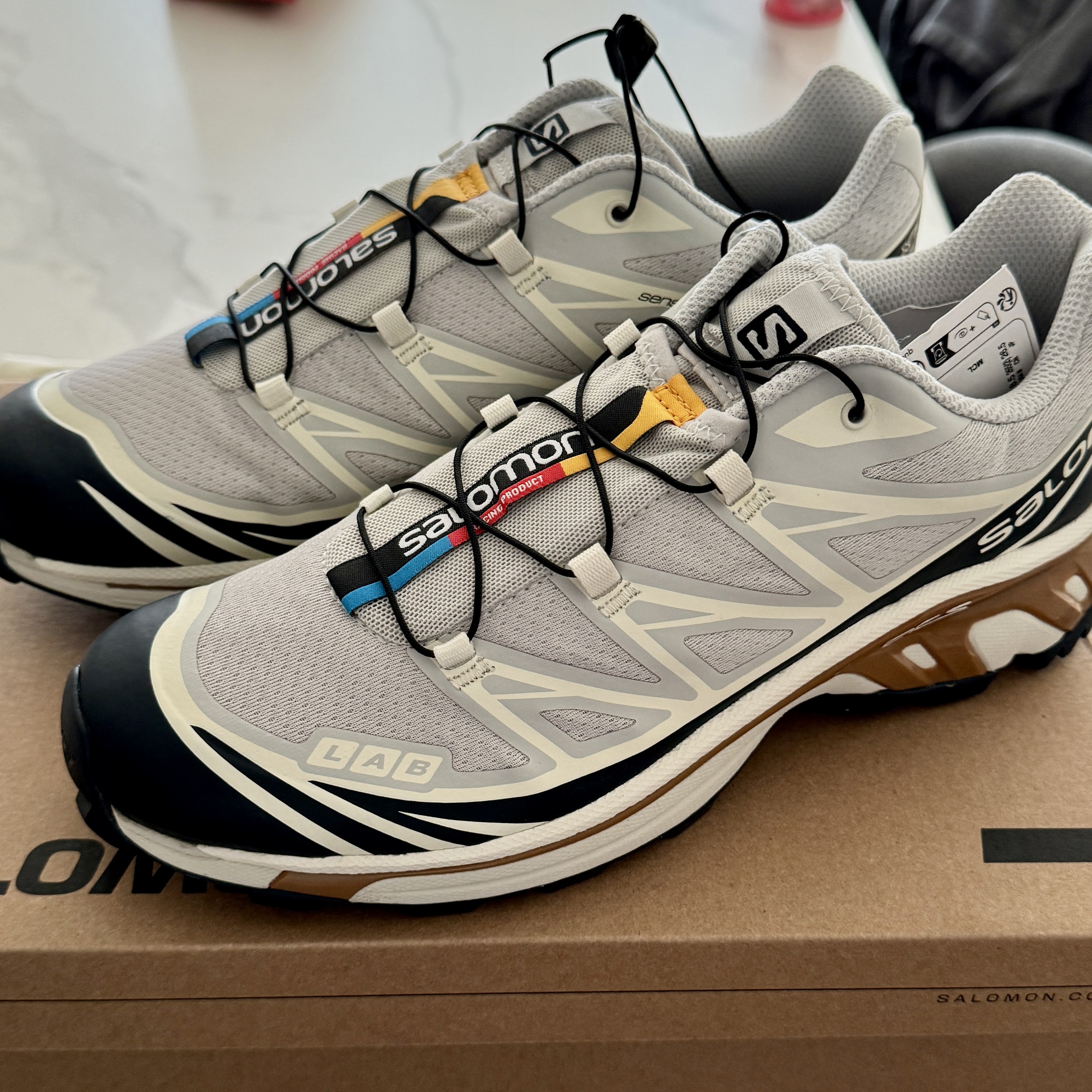Salomon XT-6 Lunar Rock Dark Sapphire 착용 스타일 - 1