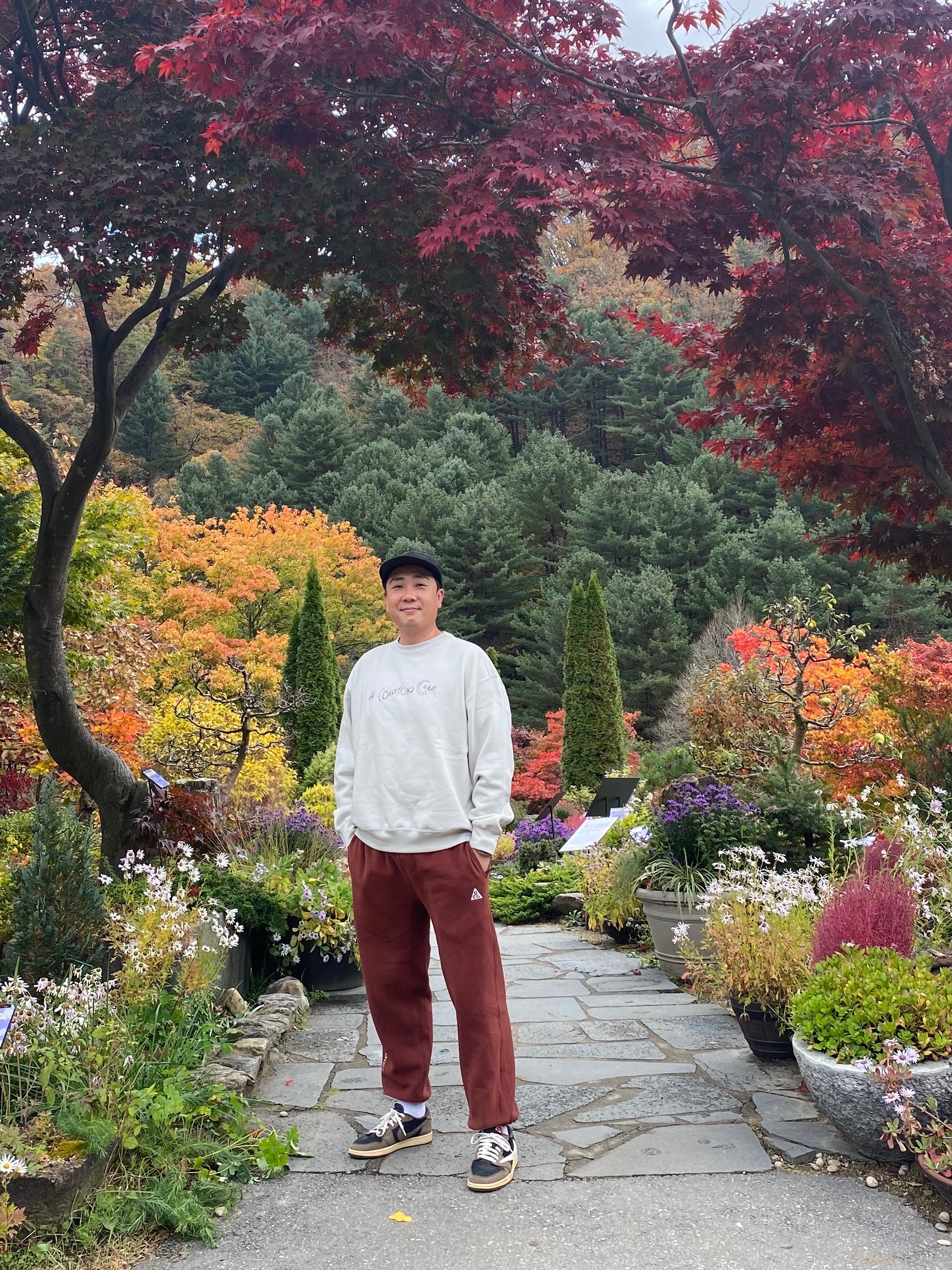 Nike ACG Therma-Fit Ralph Steadman Fleece Crew Light Bone - Asia, Nike ACG Polartec Wolf Tree Pants Ironstone - Asia 착용 스타일