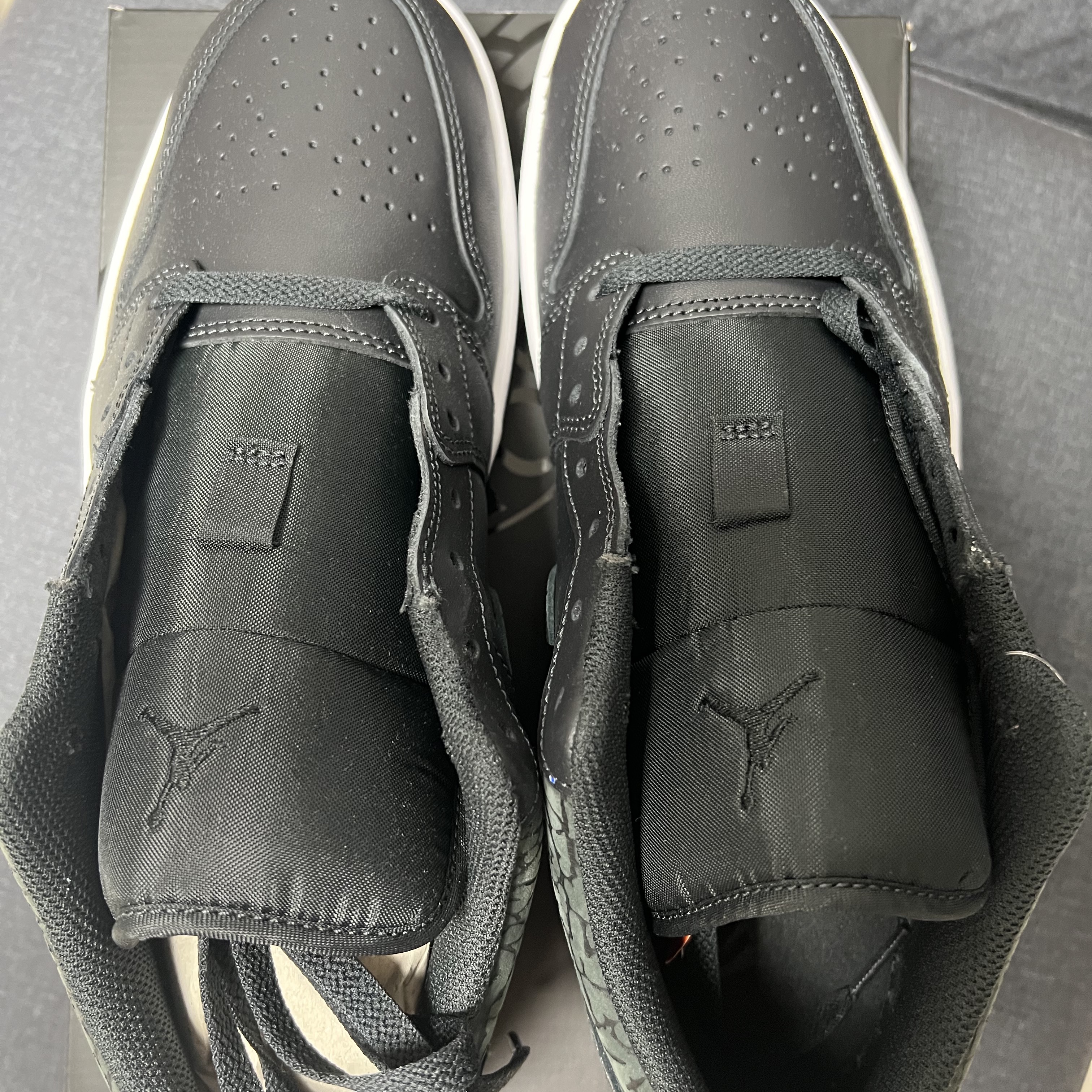 Jordan 1 Low SE Off-Noir Black 착용 스타일 - 2