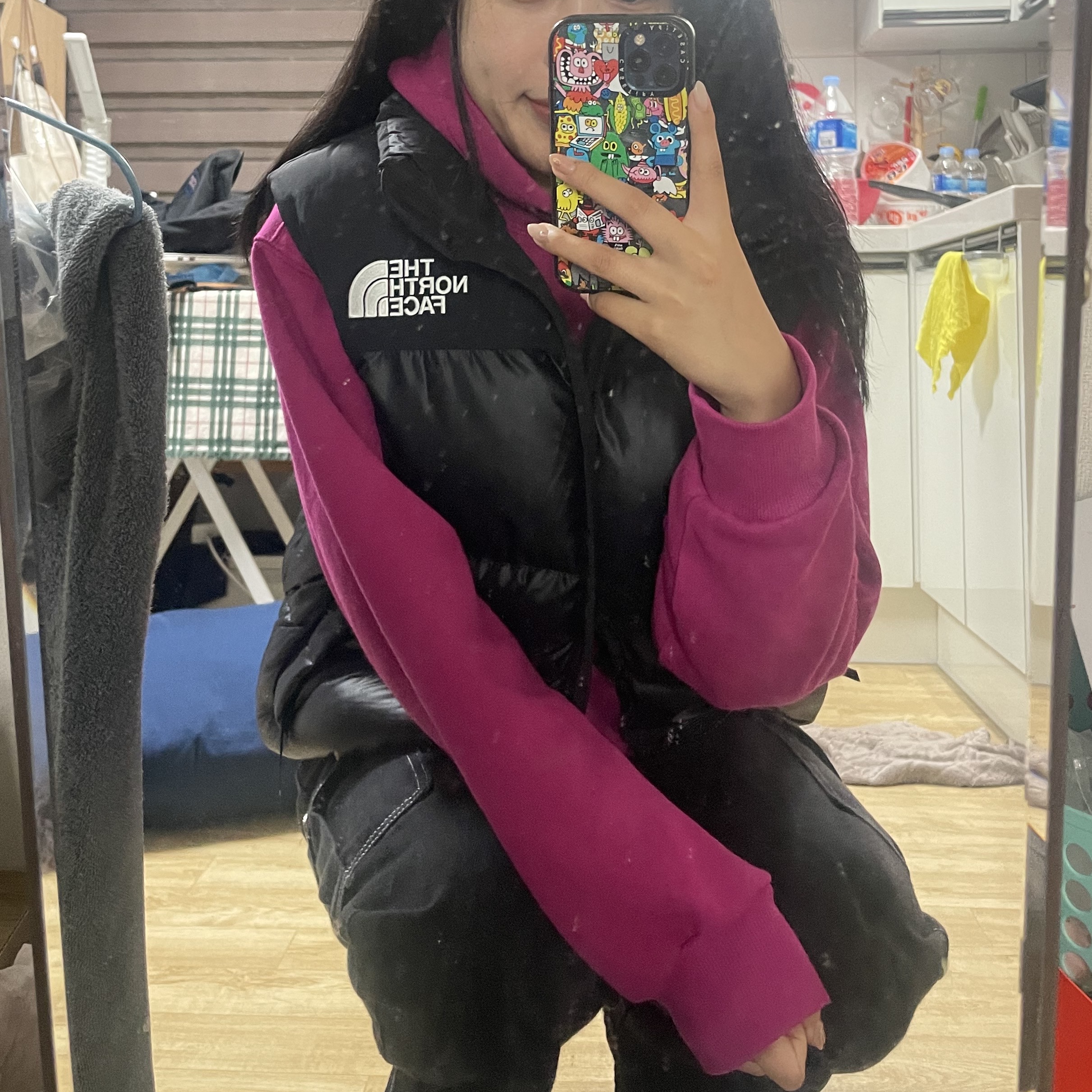 The North Face Nuptse On Ball Vest Black 착용 스타일 - 2