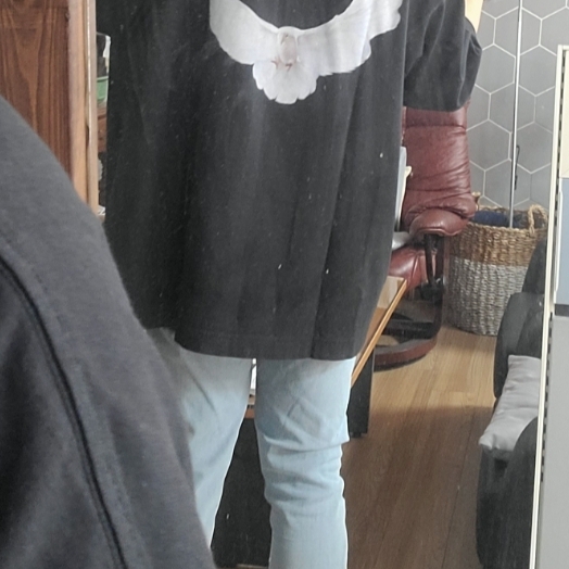 Yeezy Gap Engineered By Balenciaga Dove 3/4 Sleeve T-Shirt Black 착용 스타일