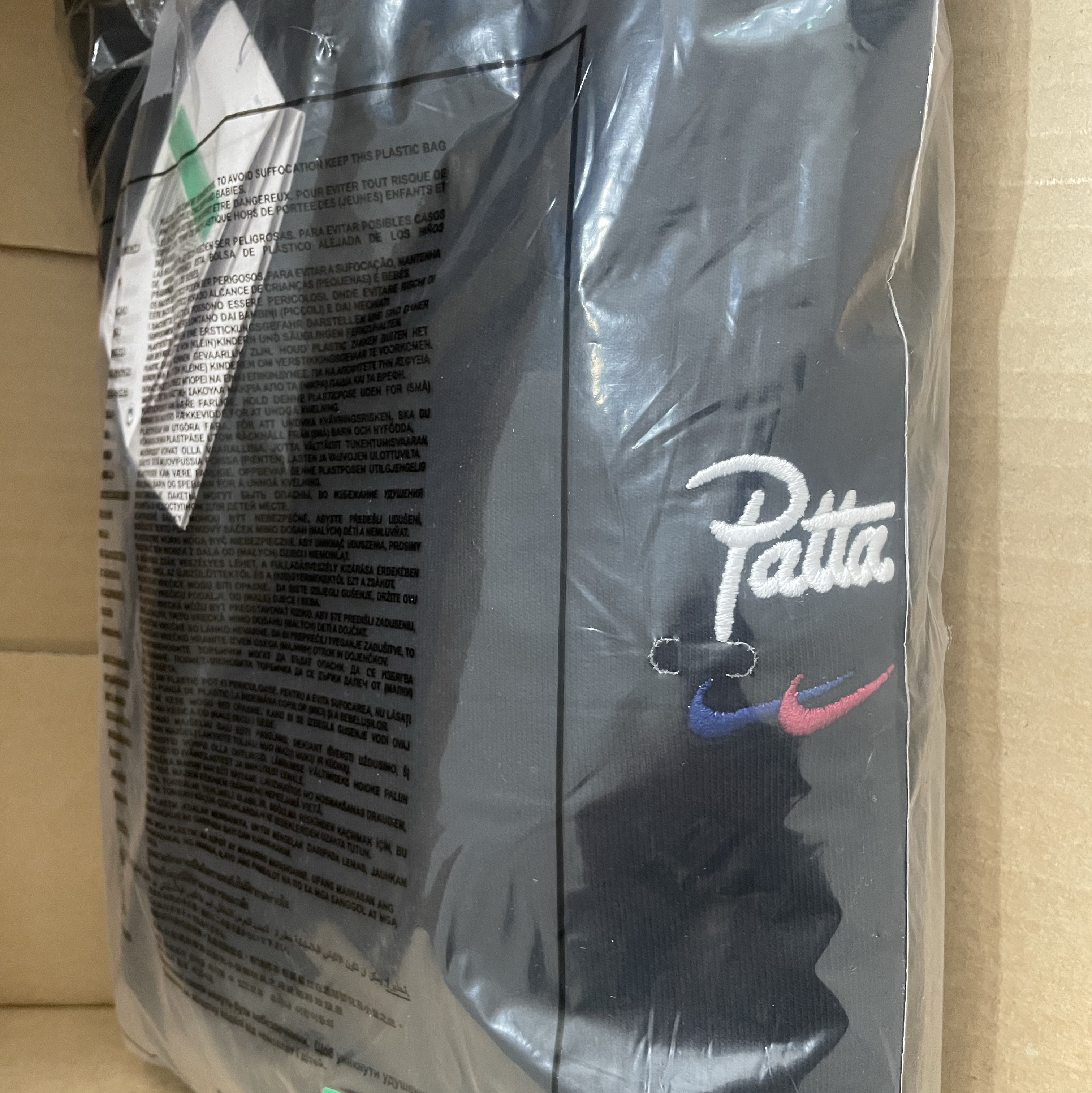 Nike x Patta x FC Barcelona Solo Swoosh Hoodie Culers del Món (FD4147-010) 착용 스타일