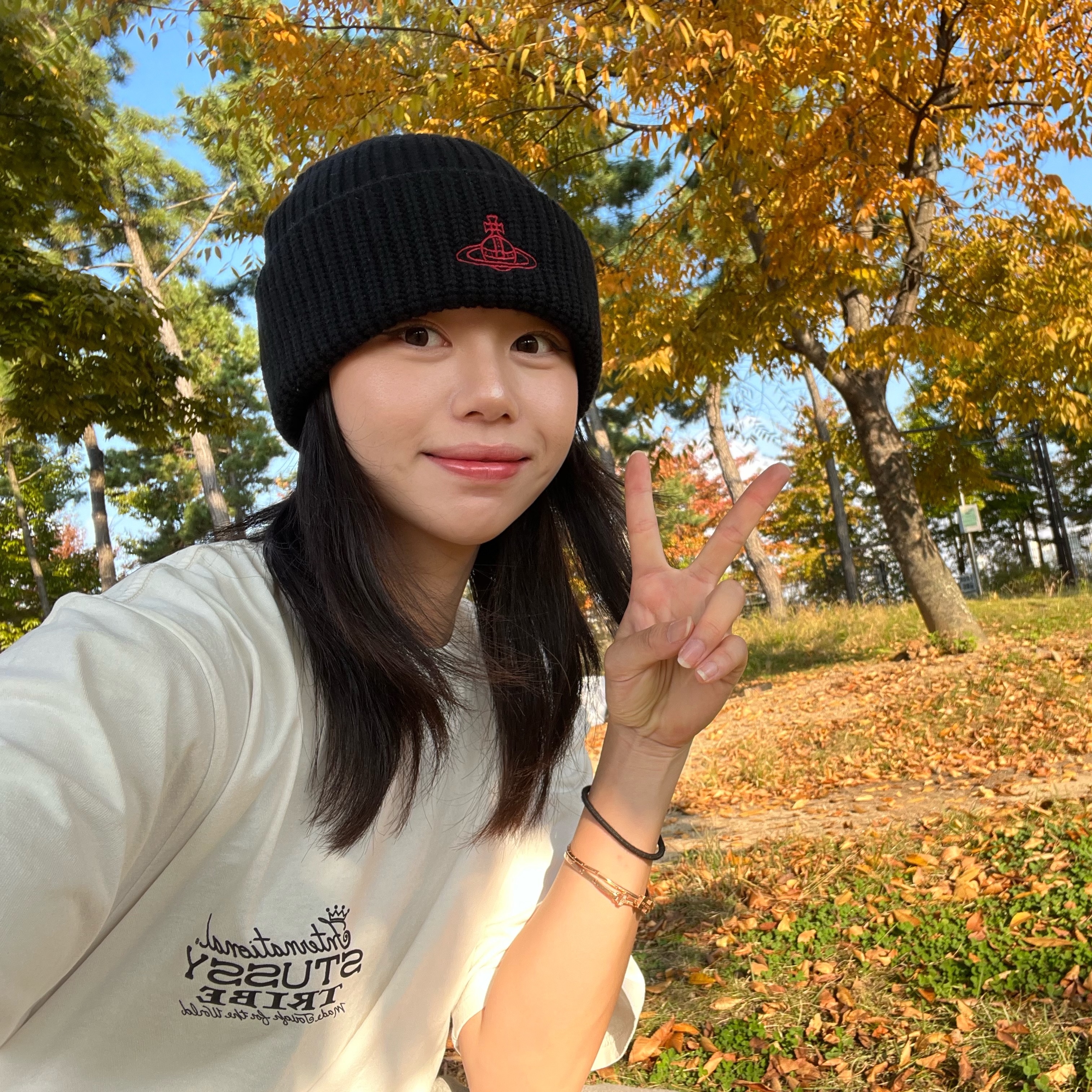 Vivienne Westwood Sporty Beanie Black 착용 스타일
