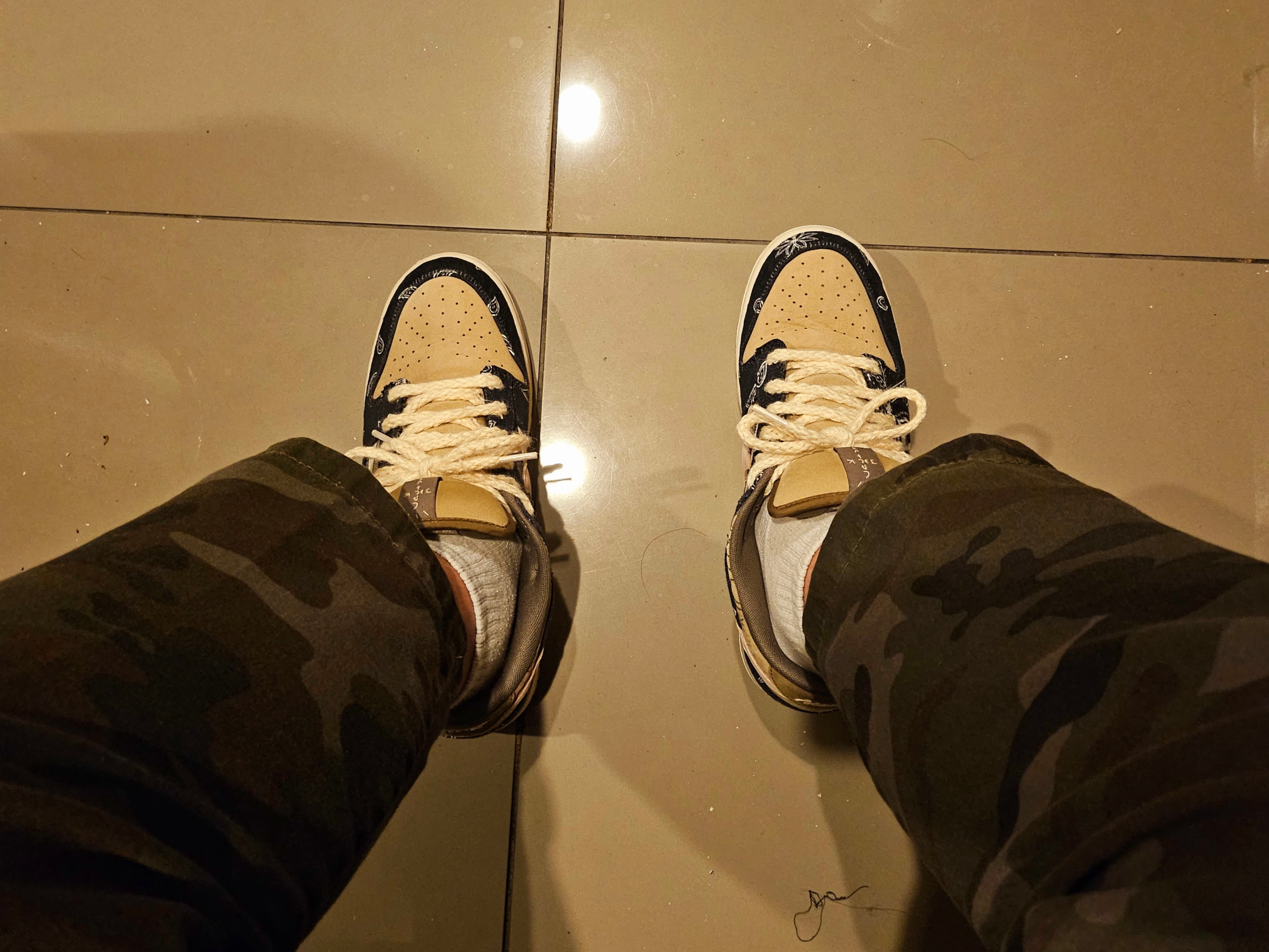 Nike x Travis Scott SB Dunk Low 착용 스타일 - 2