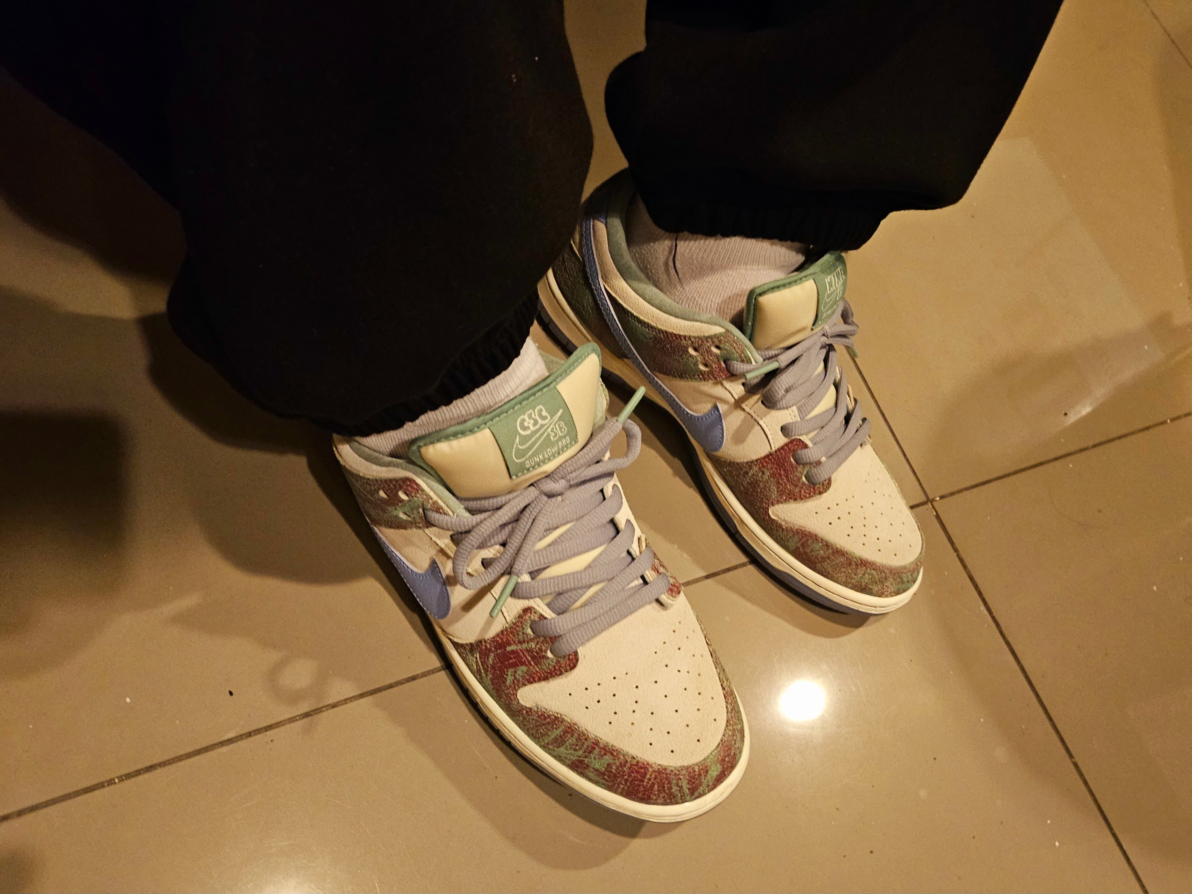 Nike x Crenshaw Skate Club SB Dunk Low Sail Light Blue Cedar 착용 스타일 - 1