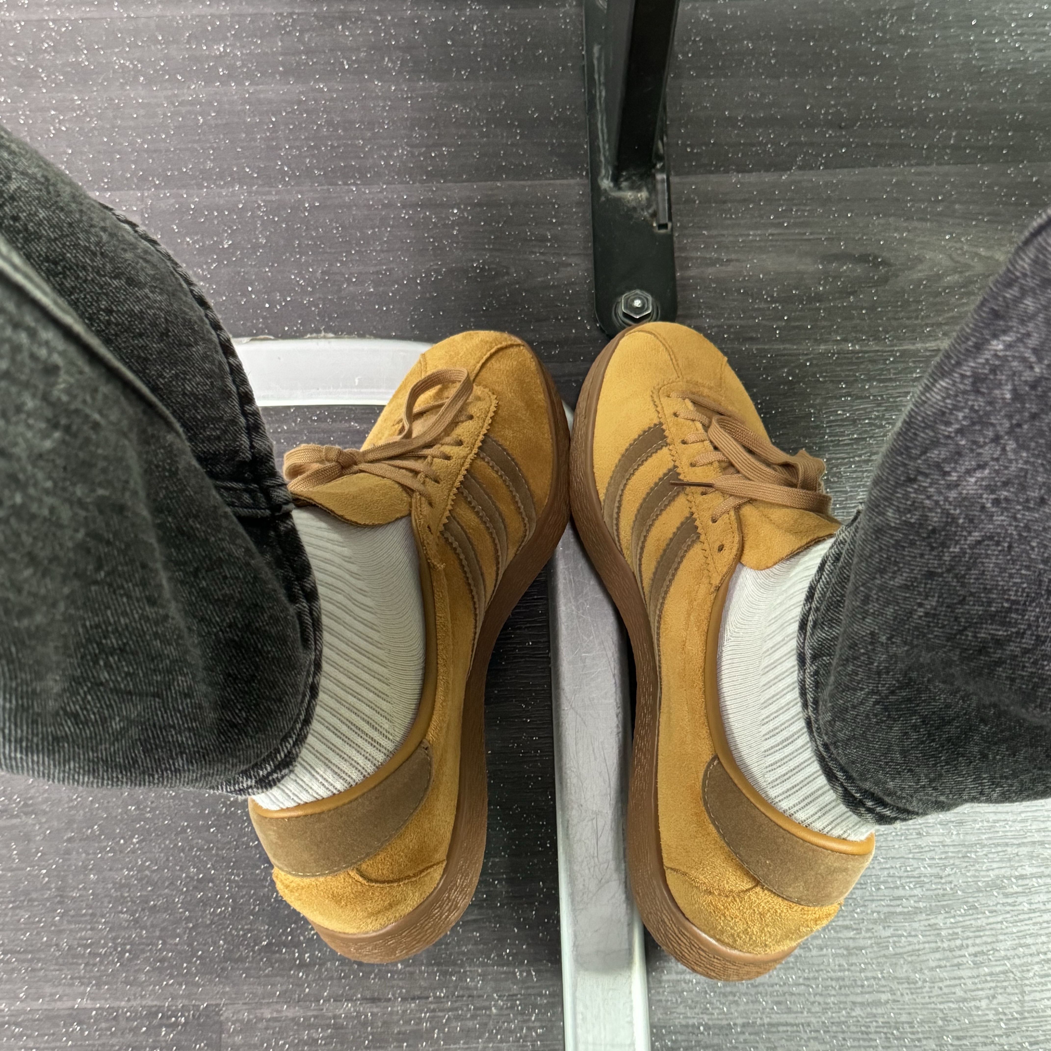 Adidas Tobacco Gruen Mesa Brown Desert 착용 스타일