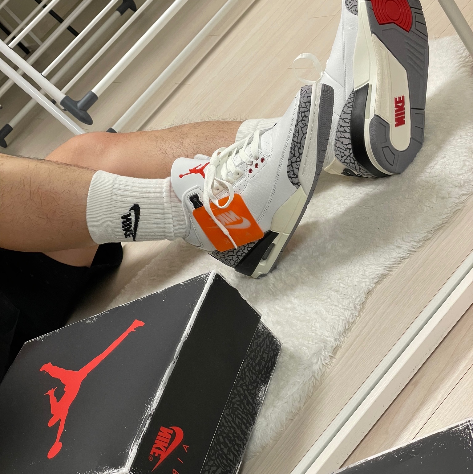 Jordan 3 Retro White Cement Reimagined 착용 스타일 - 4