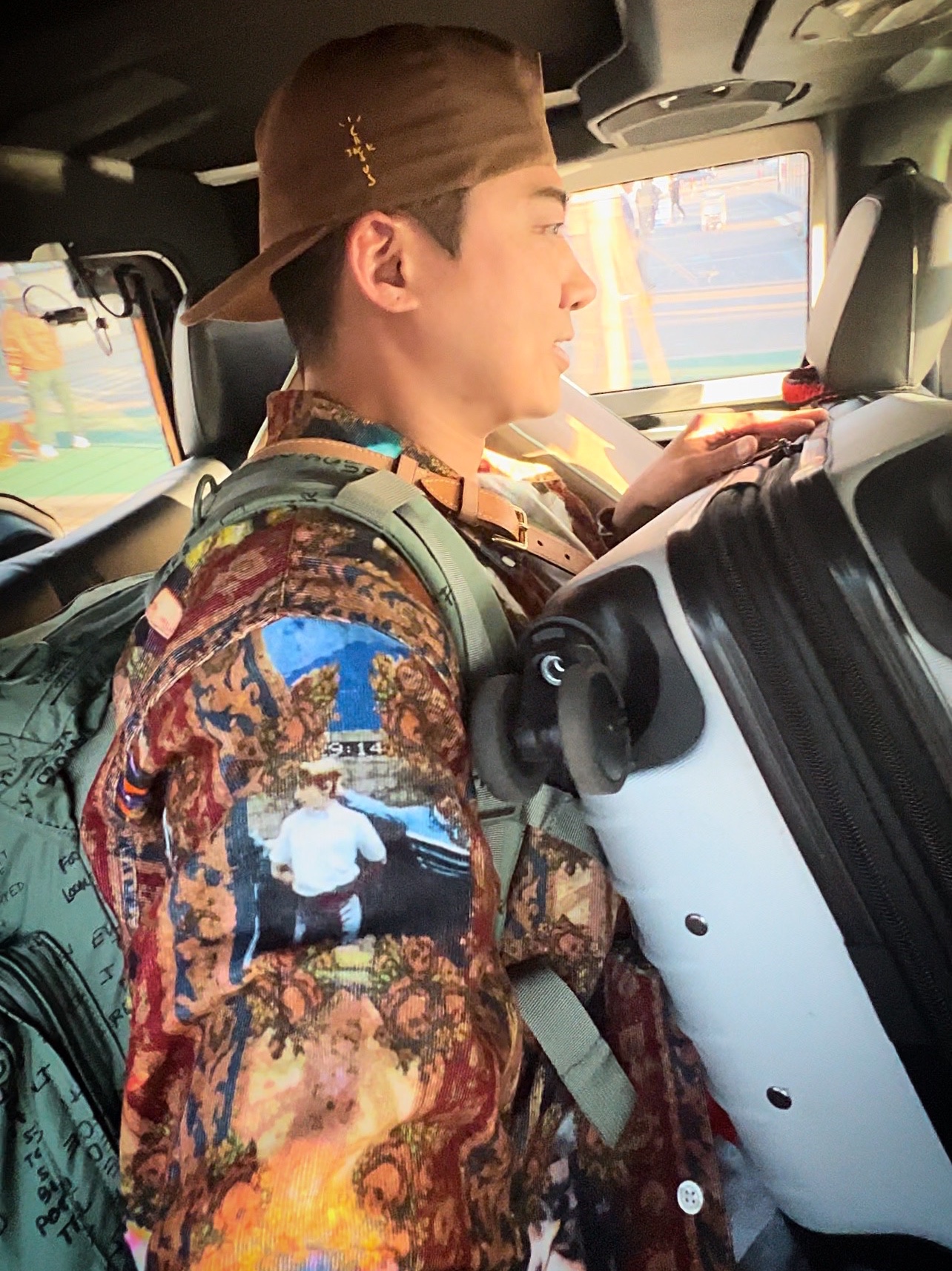 Supreme Mark Leckey Hardcore Printed Corduroy Shirt Multicolor - 23FW, Supreme Don’t Fuck Around T-Shirt Heather Grey - 22FW 착용 스타일 - 3