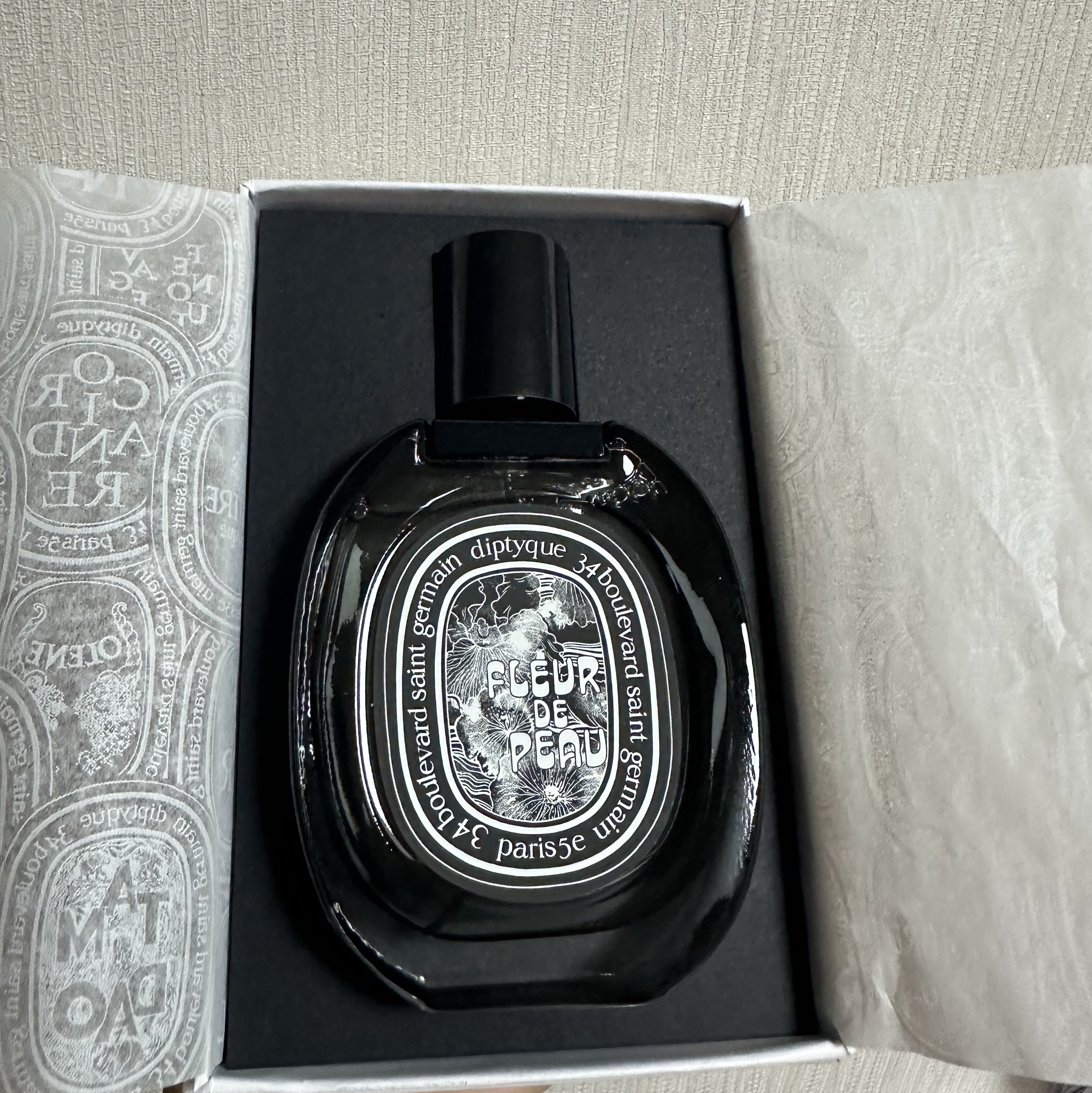 Diptyque Fleur De Peau Eau De Parfum 75ml 착용 스타일 - 3
