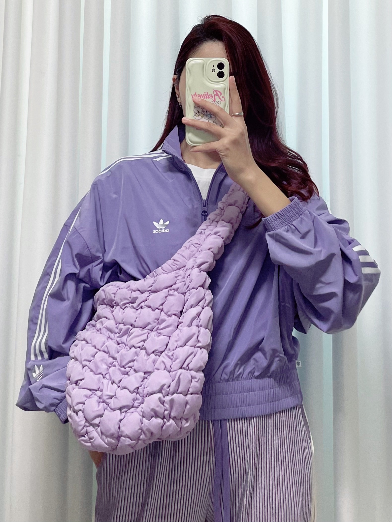 (W) Adidas Sambarose White Silver, COS Quilted Oversized Shoulder Bag Purple 착용 스타일 - 3
