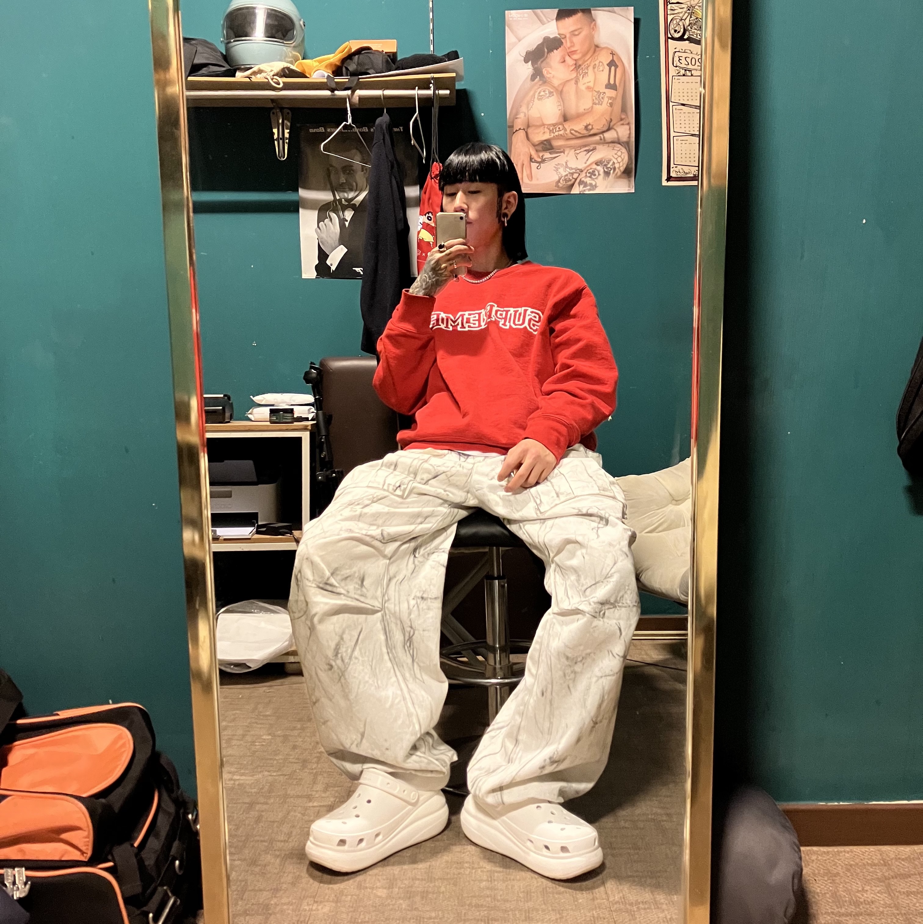 Supreme Shattered Logo Crewneck Red - 21FW, Nos Couleurs 01 Cargo Pants Dirty Washing 착용 스타일