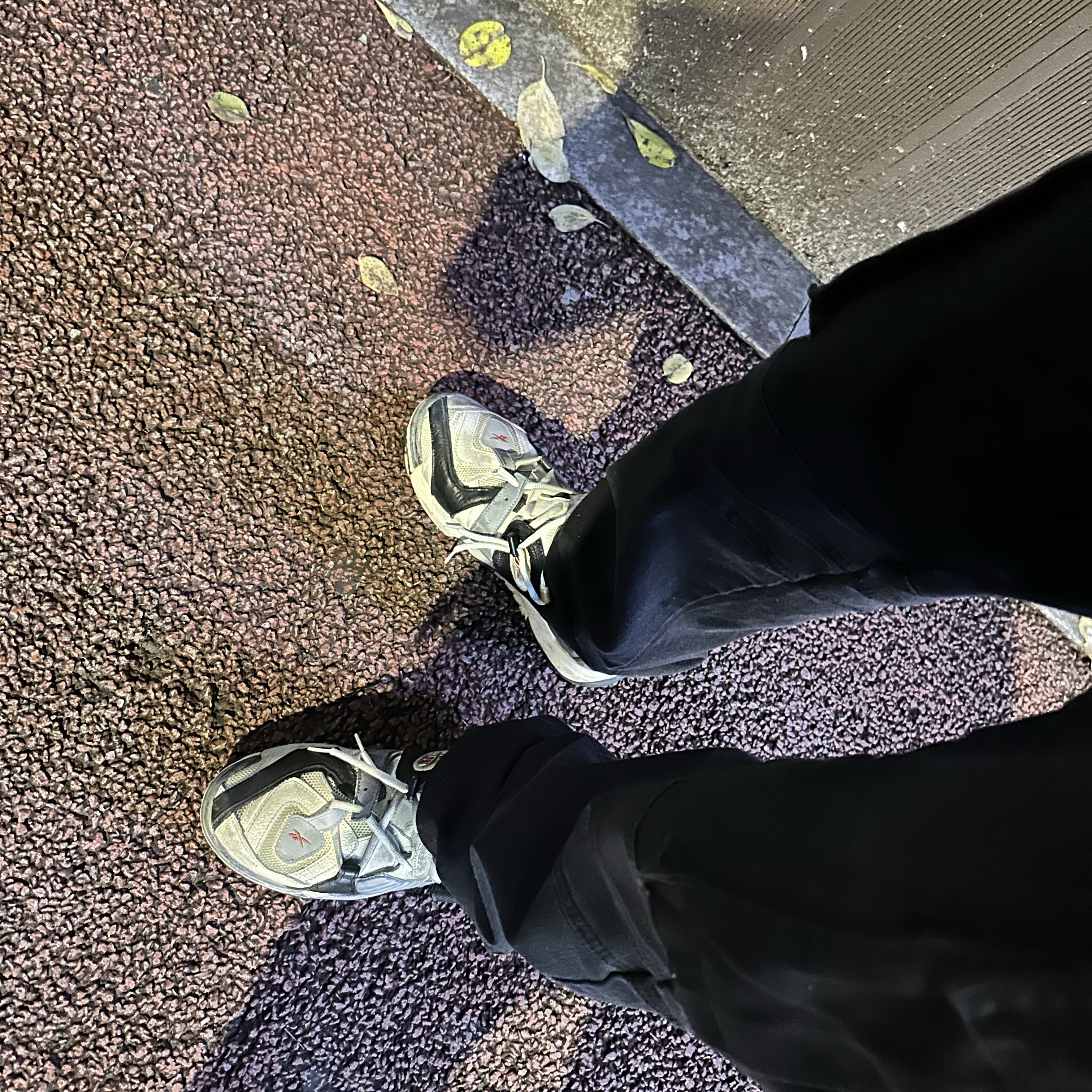 Reebok x Vetements Genetically Modified Pump Dirty Grey 착용 스타일