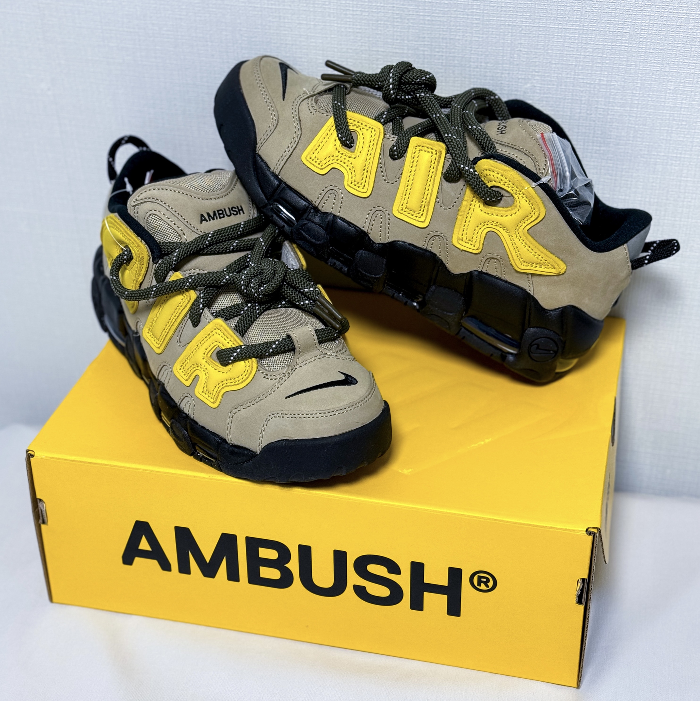 Nike x Ambush Air More Uptempo Low Vivid Sulfur and Limestone 착용 스타일