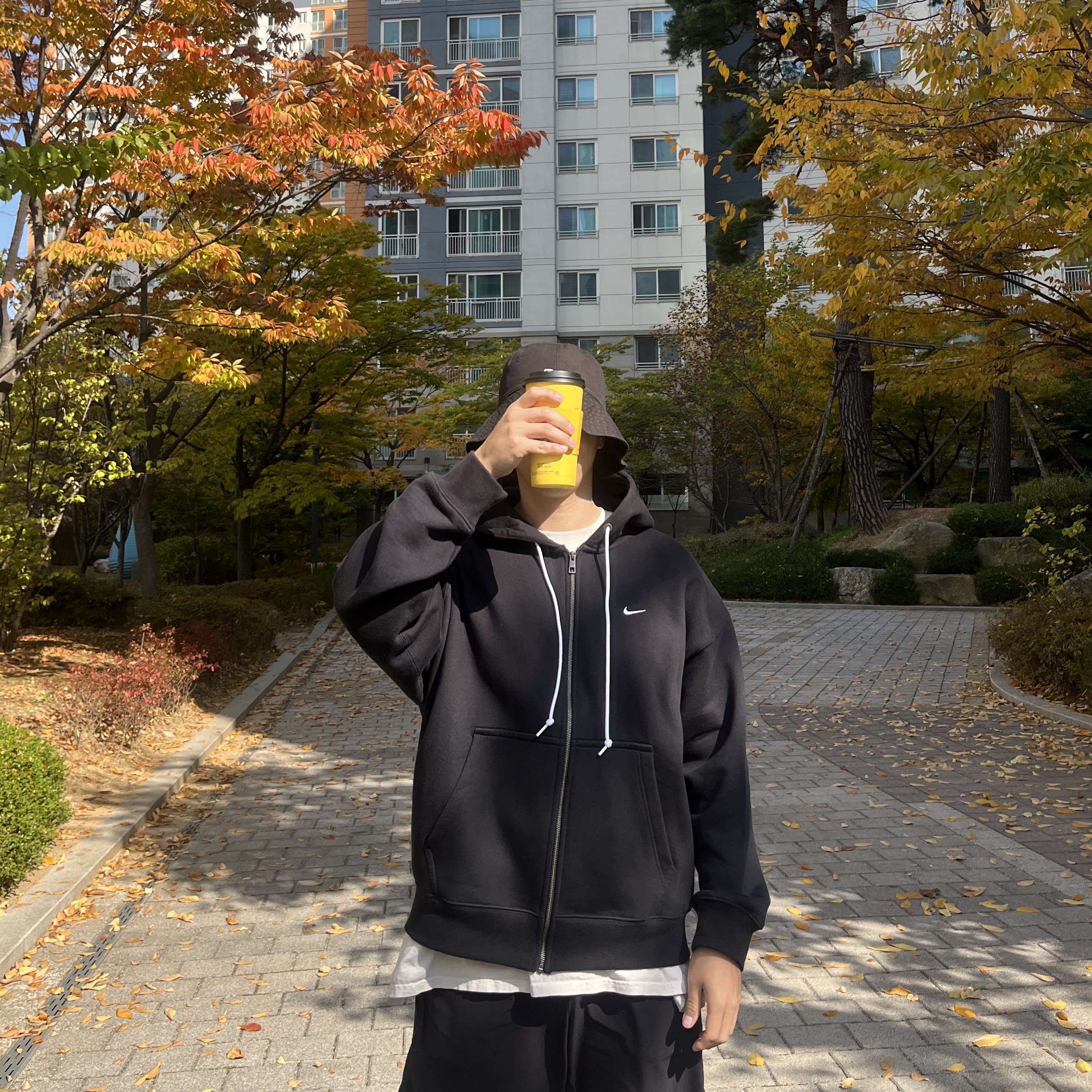Nike NRG Solo Swoosh Full Zip Hoodie Black - Asia, Stussy Basic Stussy T-Shirt Black 2023 착용 스타일 - 1