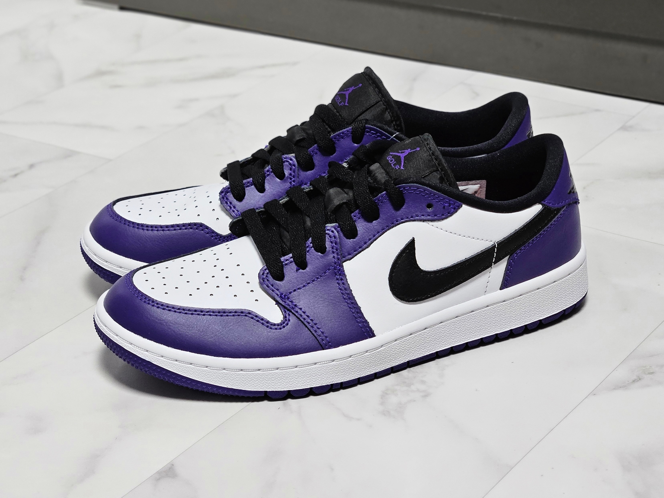 Jordan 1 Low Golf Court Purple 착용 스타일 - 2
