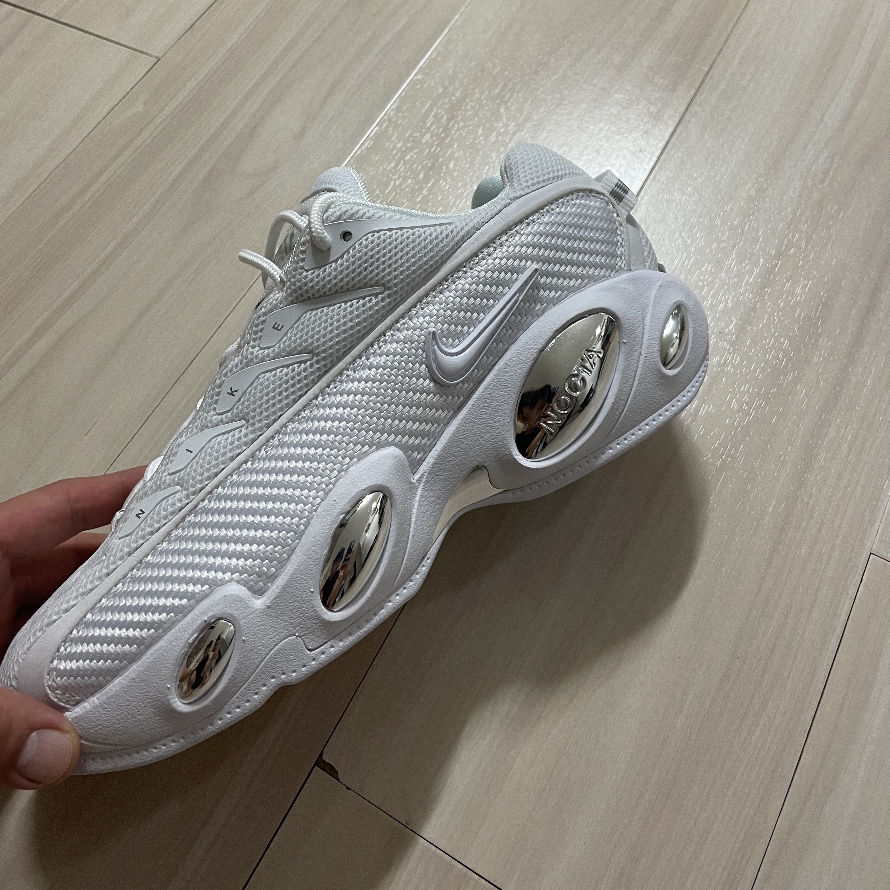 Nike x Drake Nocta Glide Triple White 착용 스타일 - 2