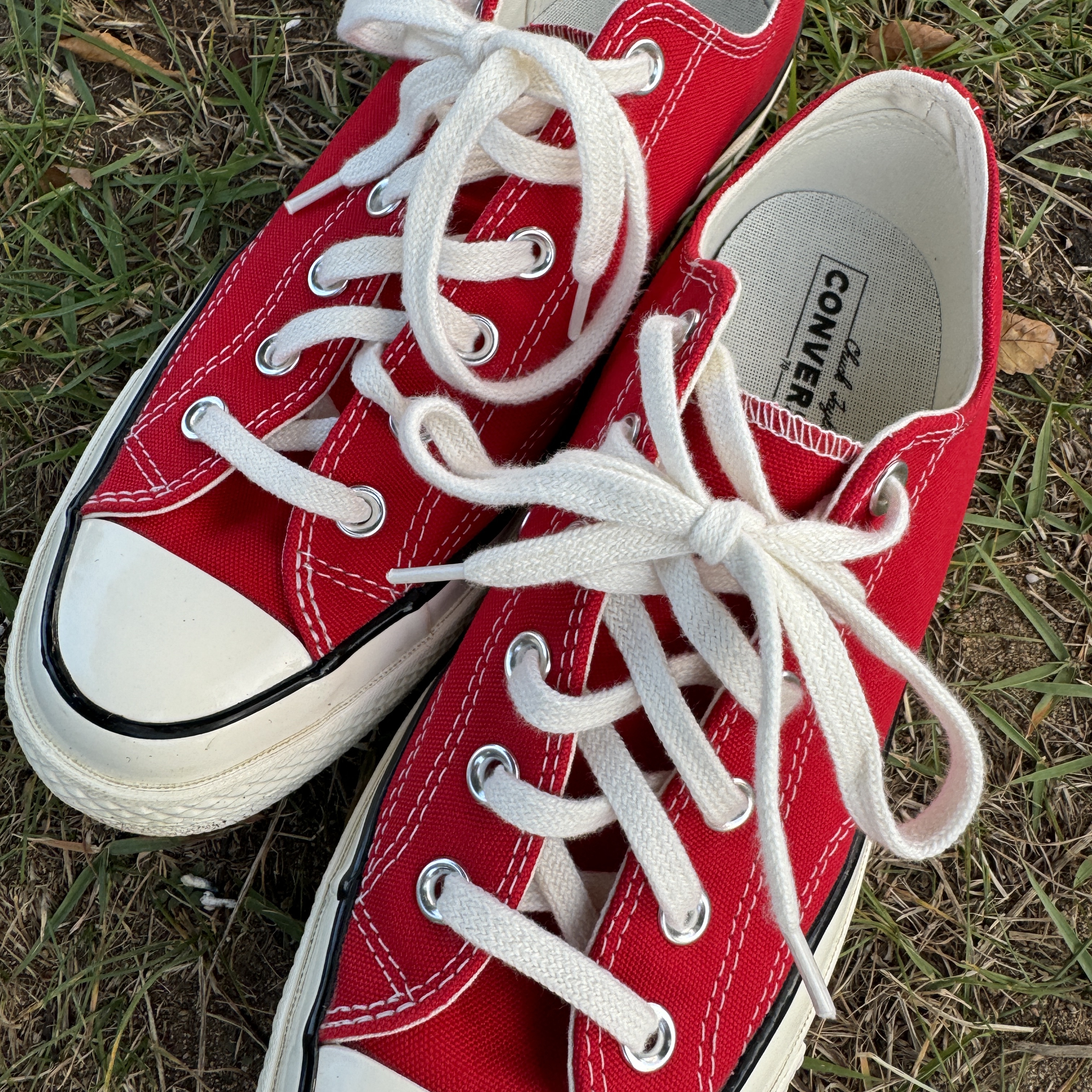 Converse Chuck 70 Ox Enamel Red 착용 스타일 - 2
