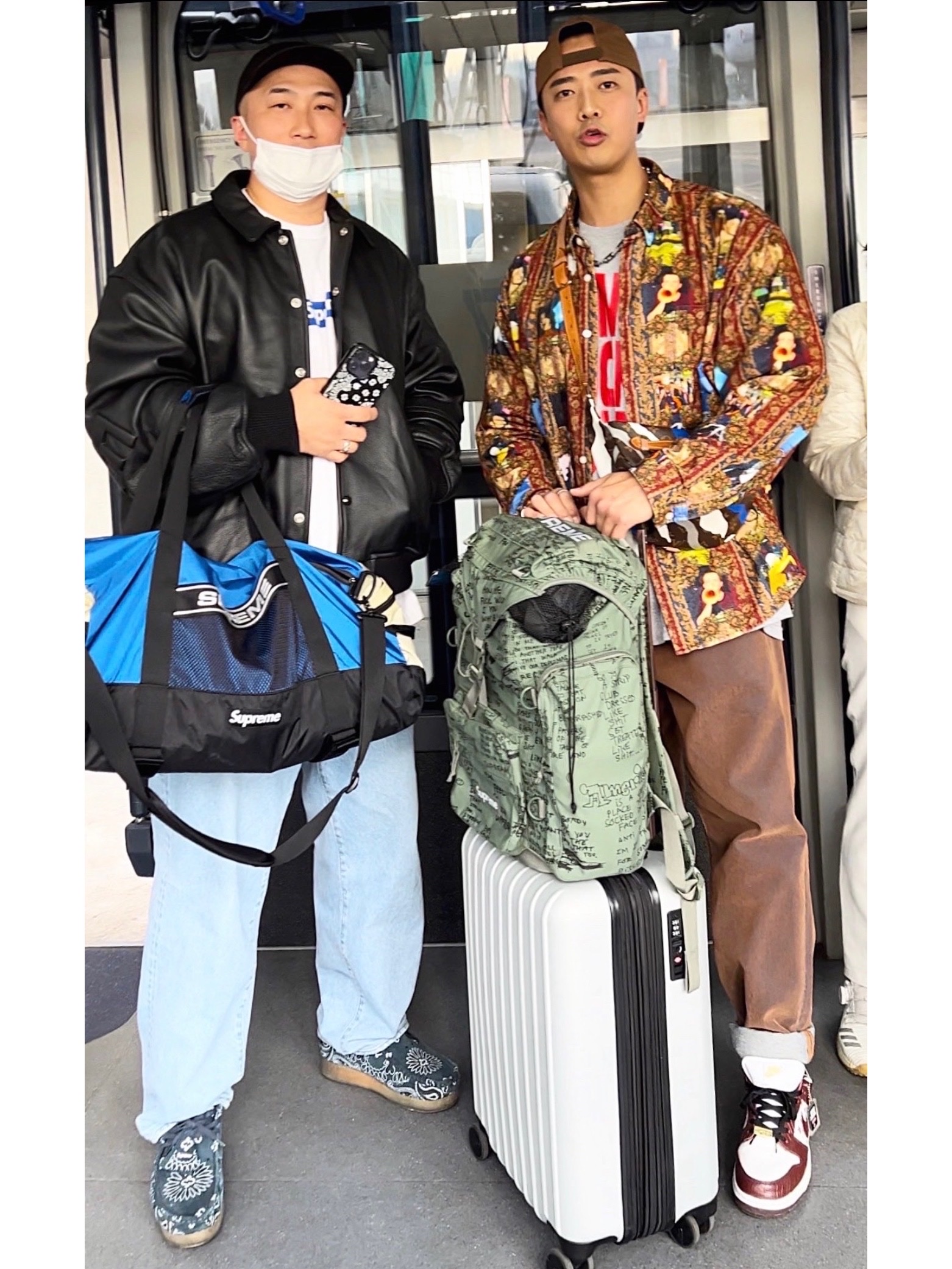 Supreme Mark Leckey Hardcore Printed Corduroy Shirt Multicolor - 23FW, Supreme Don’t Fuck Around T-Shirt Heather Grey - 22FW 착용 스타일 - 1