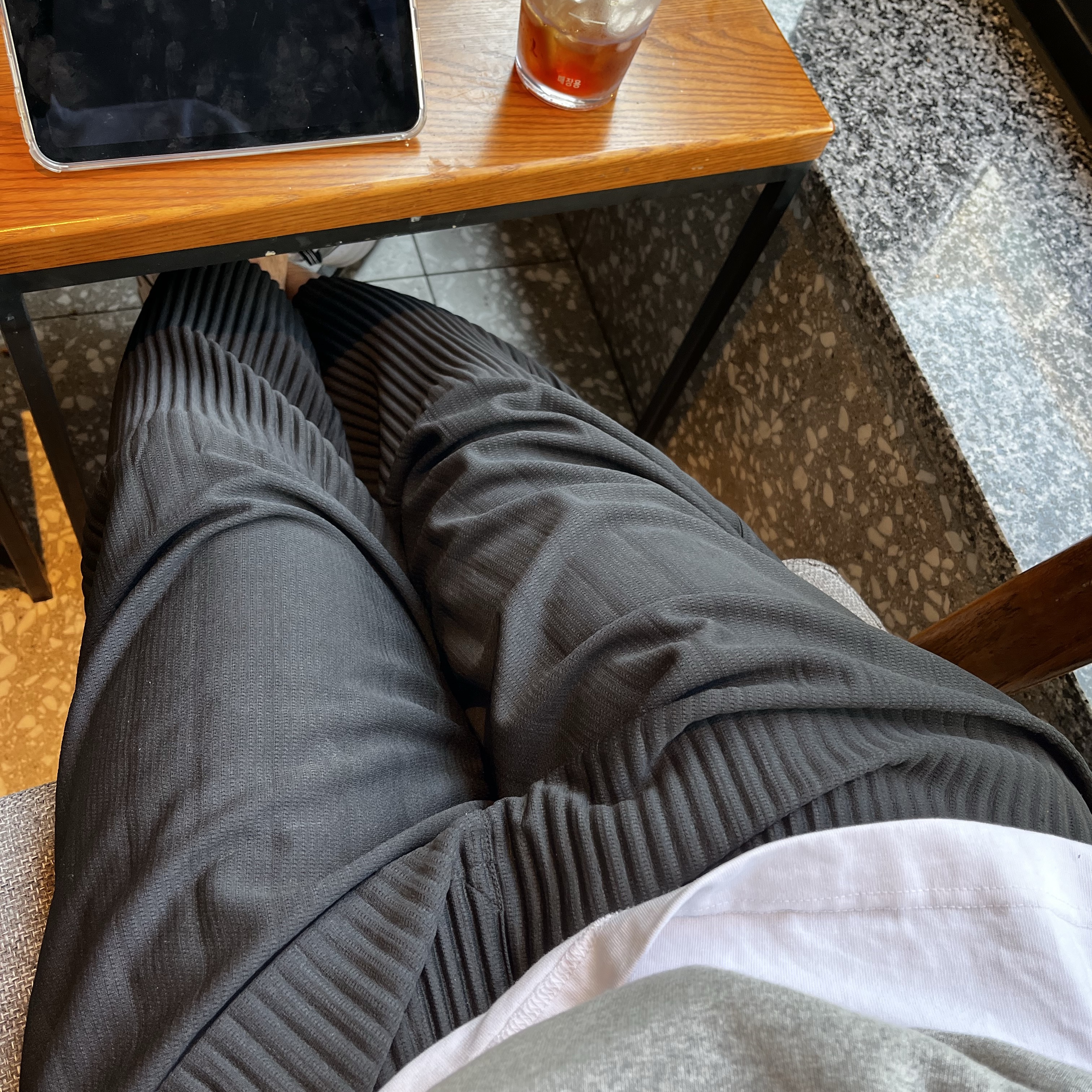 Homme Plisse Issey Miyake Basics Pants Black 착용 스타일