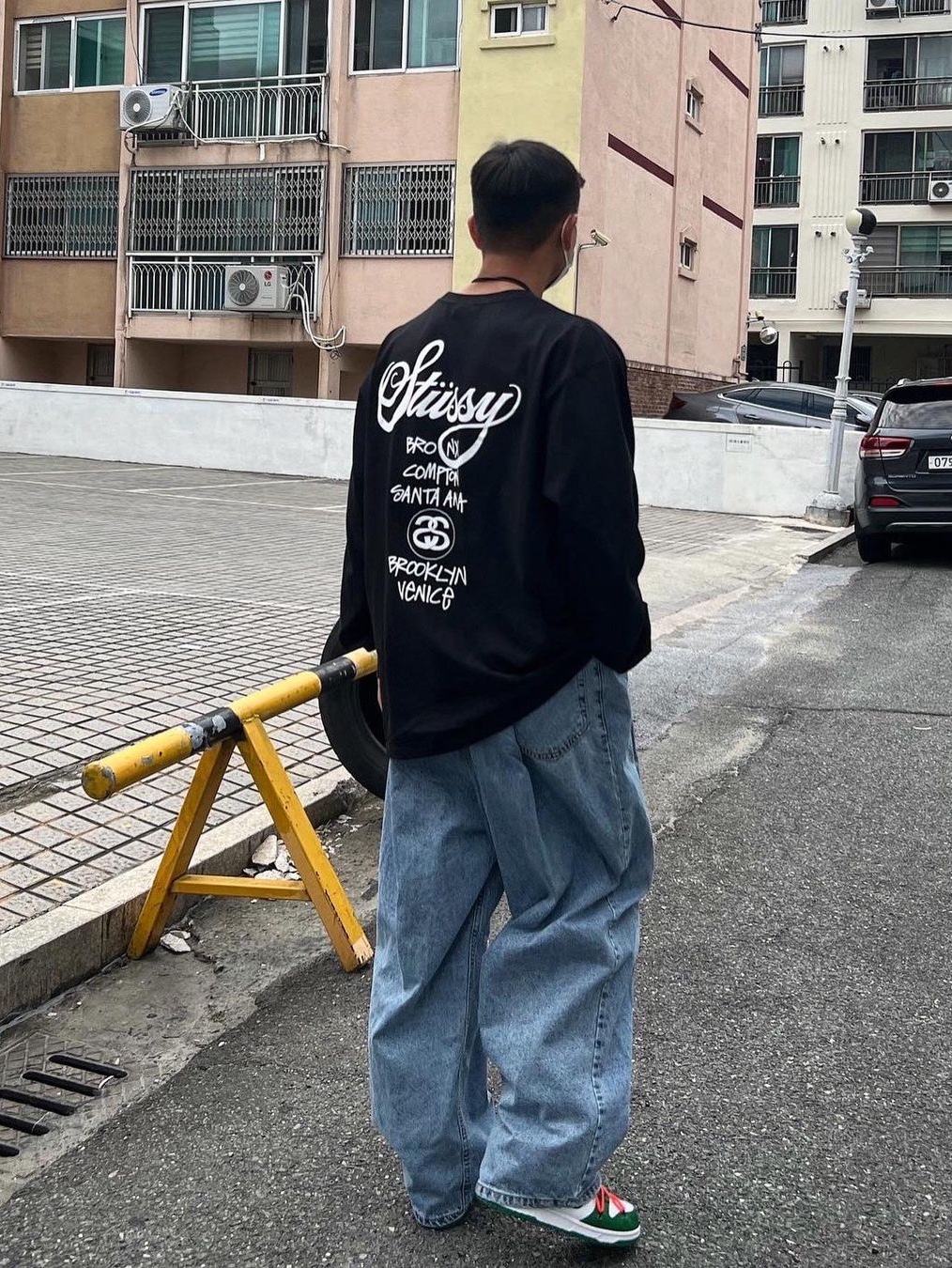 Stussy World Tour LS T-Shirt Black, Stussy x Cactus Plant Flea Market 8 Ball Pigment Dyed Hoodie Blue 착용 스타일 - 7