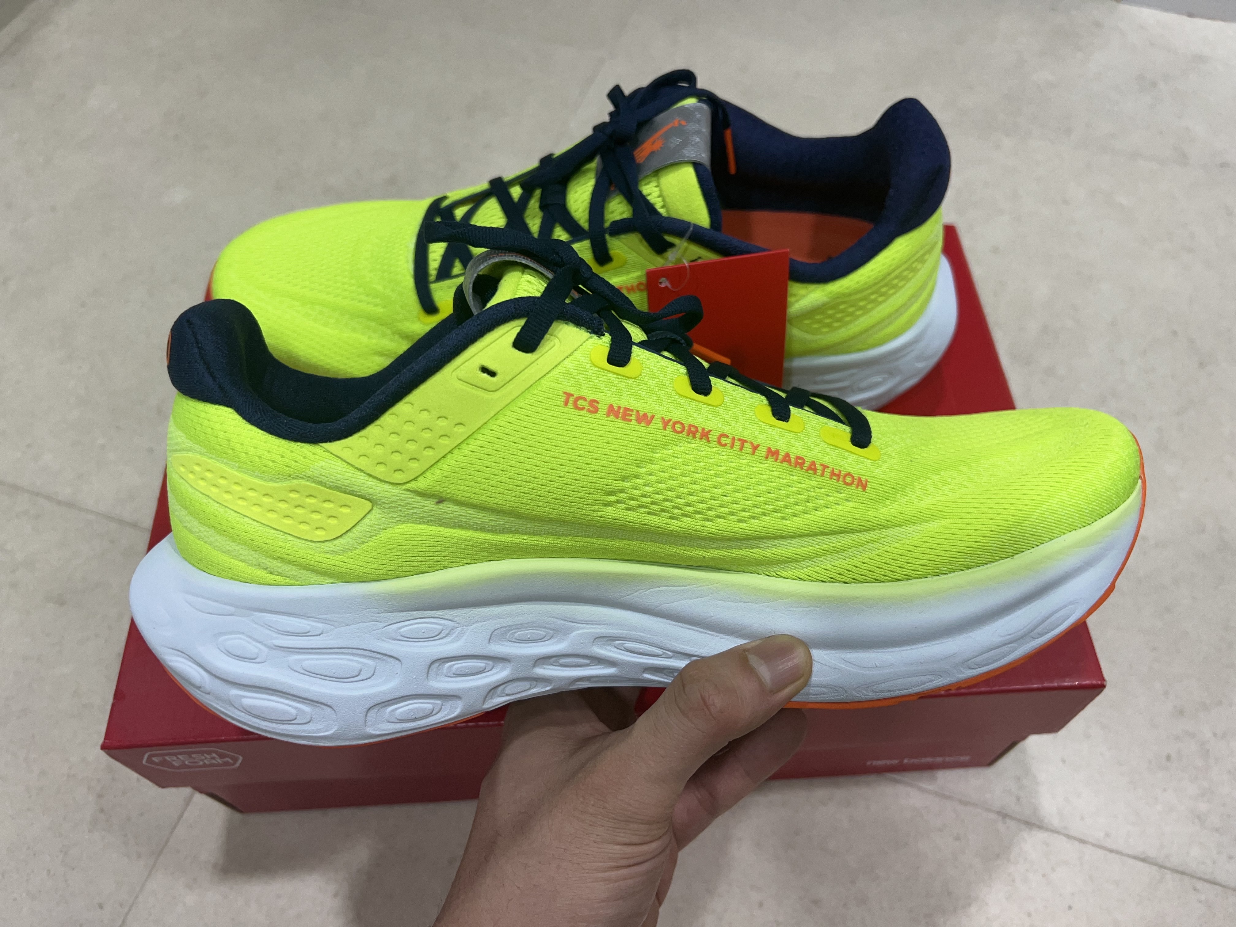 (W) New Balance Fresh Foam X 1080v13 Sea Salt Grey Violet - D Wide, New Balance Fresh Foam X 1080v13 Starlight Marine Blue - 2E Wide 착용 스타일 - 3