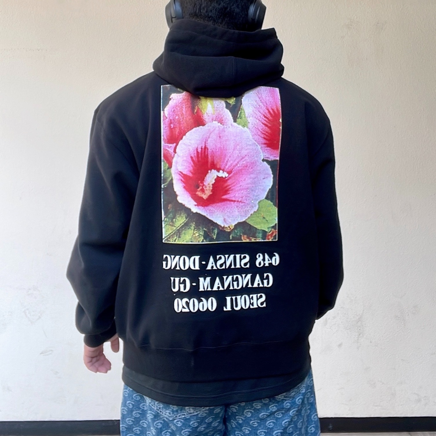 Supreme Seoul Box Logo Hooded Sweatshirt Black - 23FW, Nike Air Max 97 OG Black Volt Asia 착용 스타일