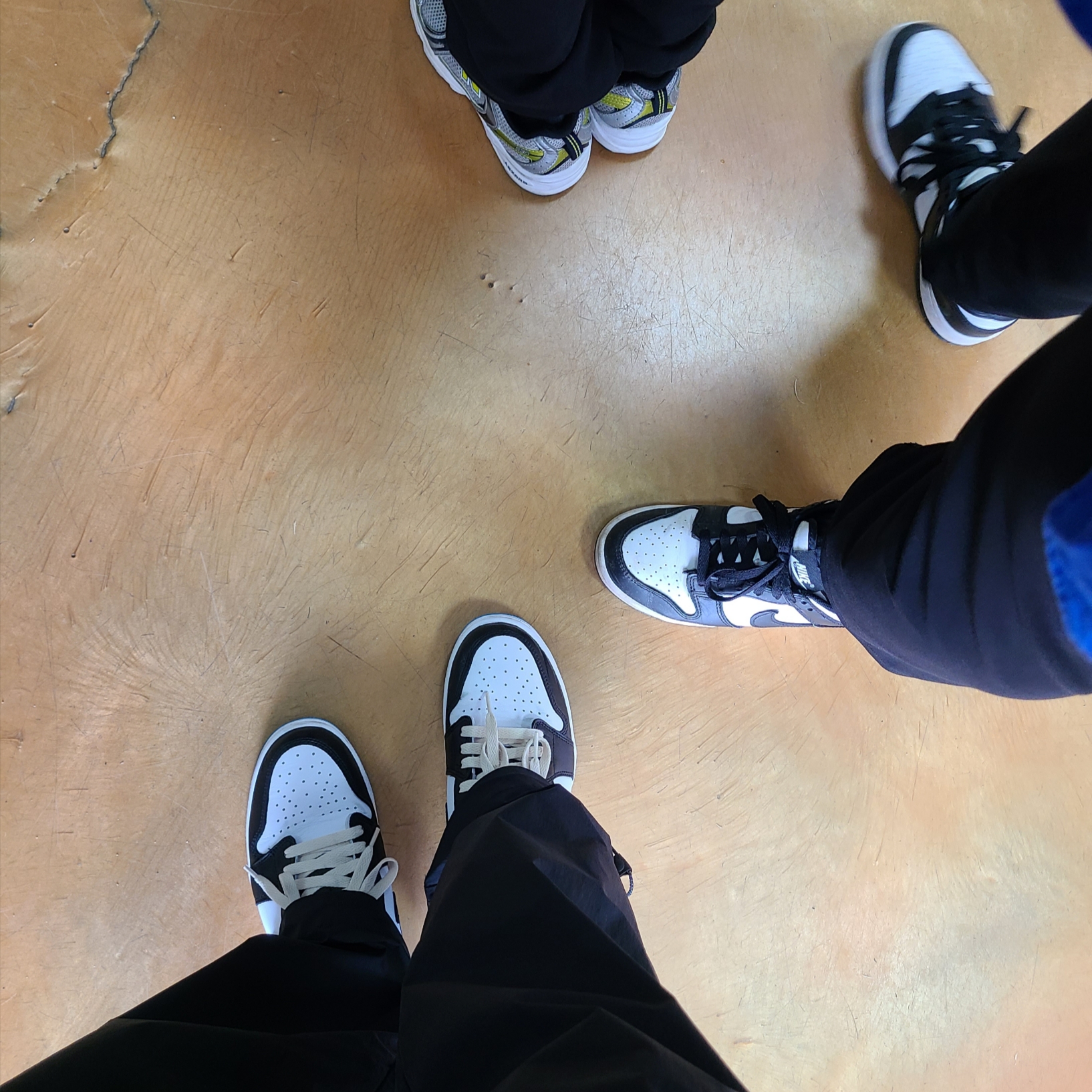Jordan 1 Retro Low OG Black and Dark Powder Blue, (GS) Nike Dunk Low Black 착용 스타일