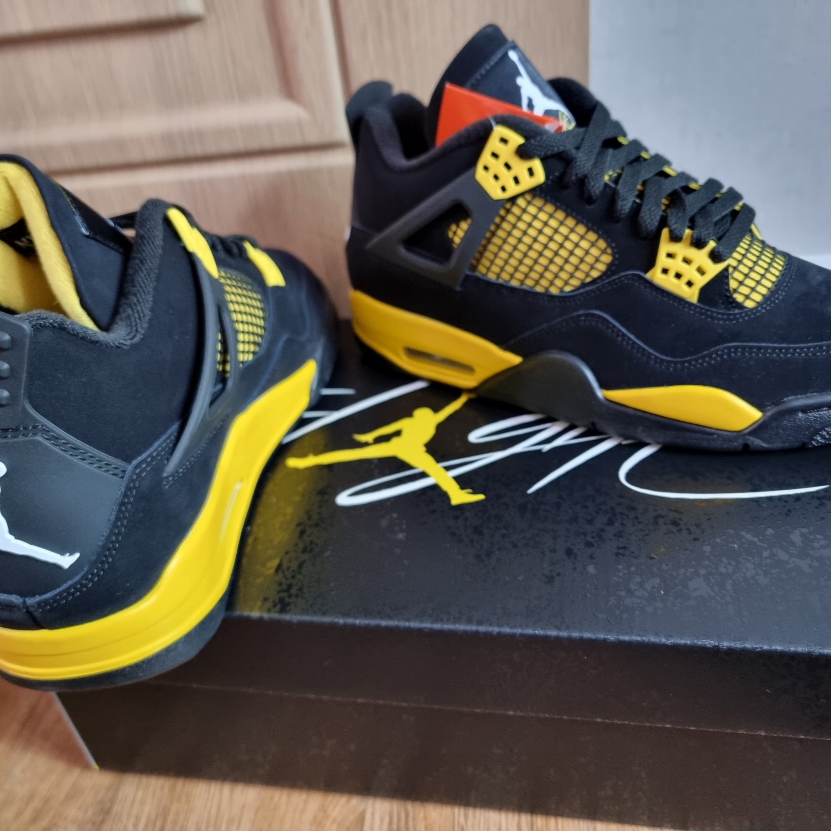 Jordan 4 Retro Thunder 2023 착용 스타일 - 4