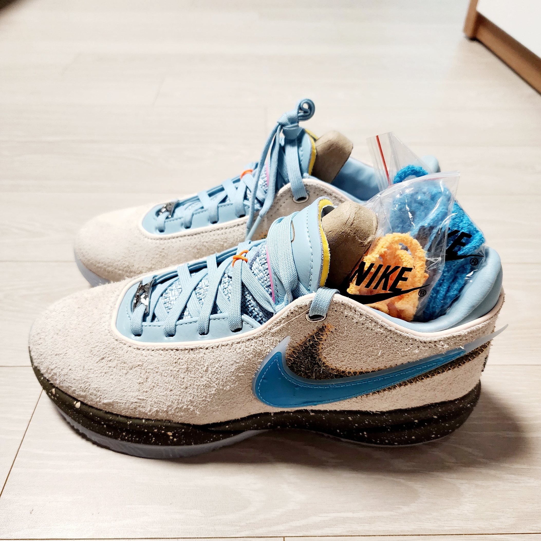 Nike x Unknwn LeBron XX EP Guava Ice 착용 스타일