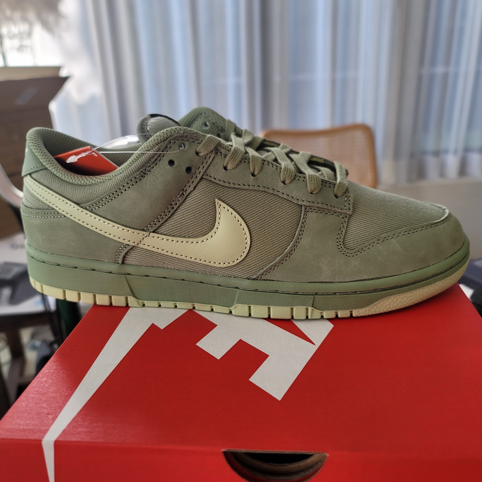 Nike Dunk Low PRM Oil Green 착용 스타일