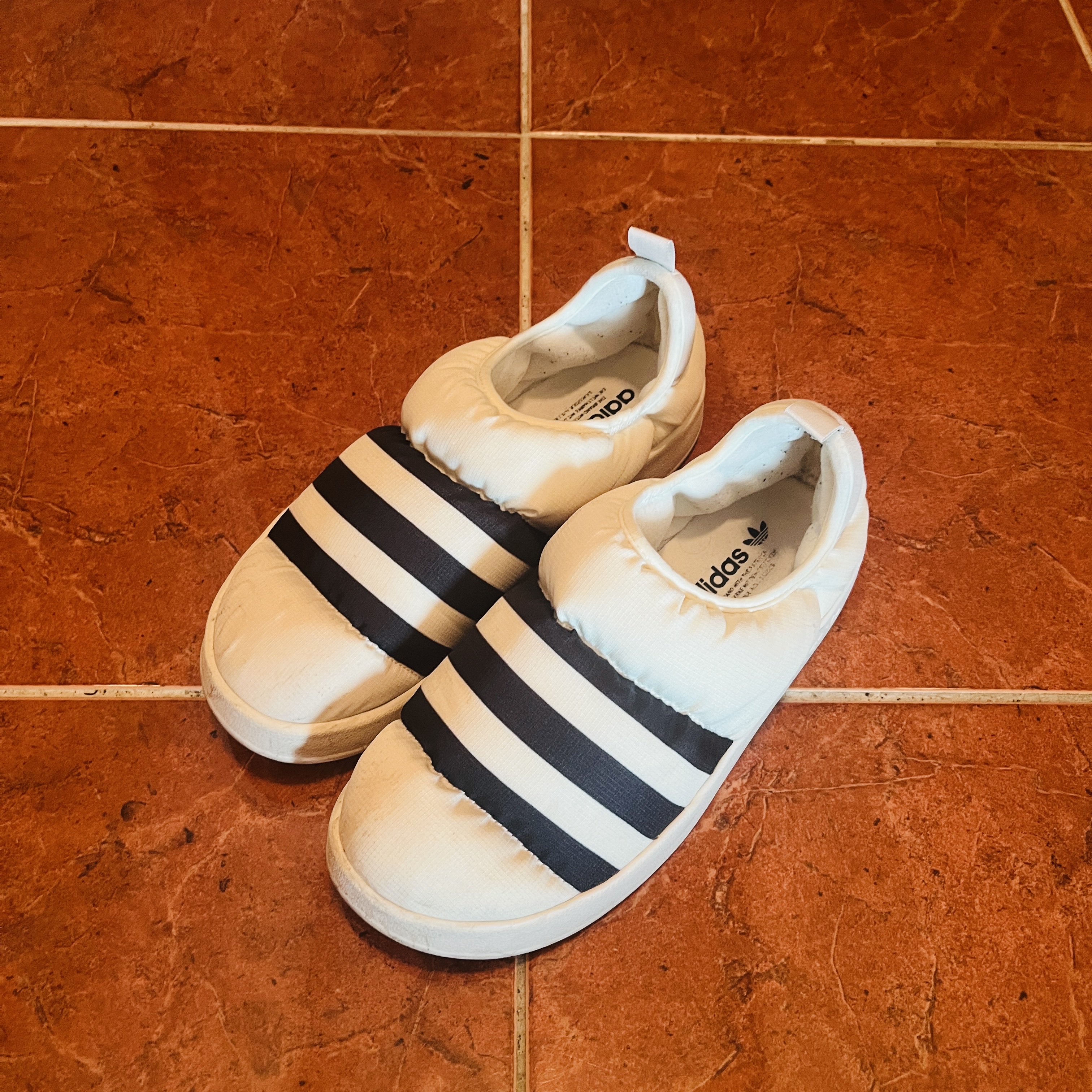 Adidas Puffylette Off White 착용 스타일 - 1