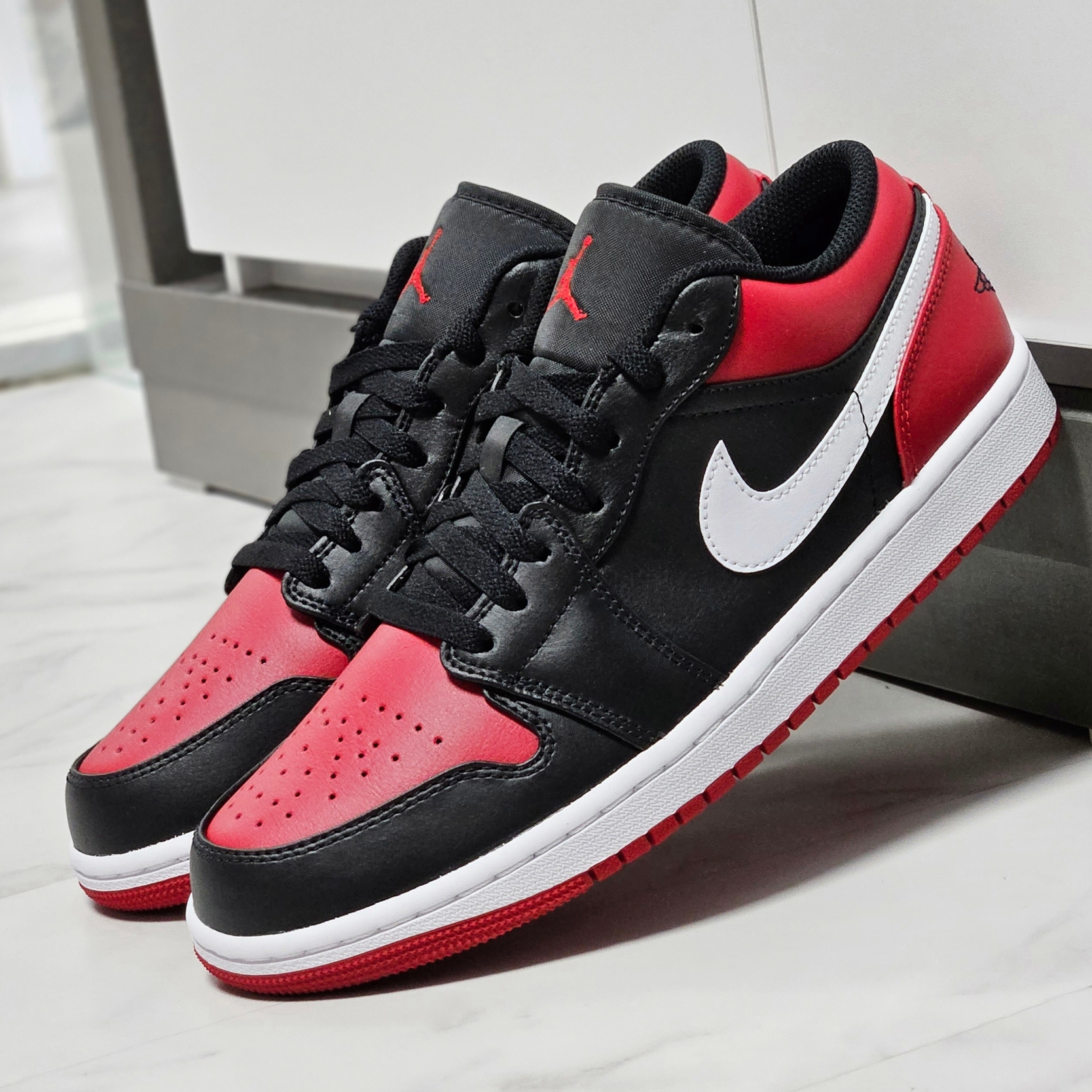 Jordan 1 Low Alternate Bred Toe 착용 스타일 - 7