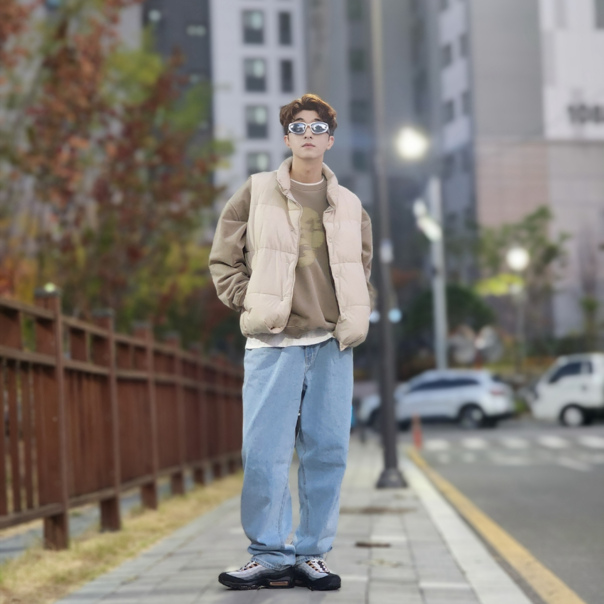 Nike Air Max 95 Wolf Grey Yellow Strike 착용 스타일 - 3