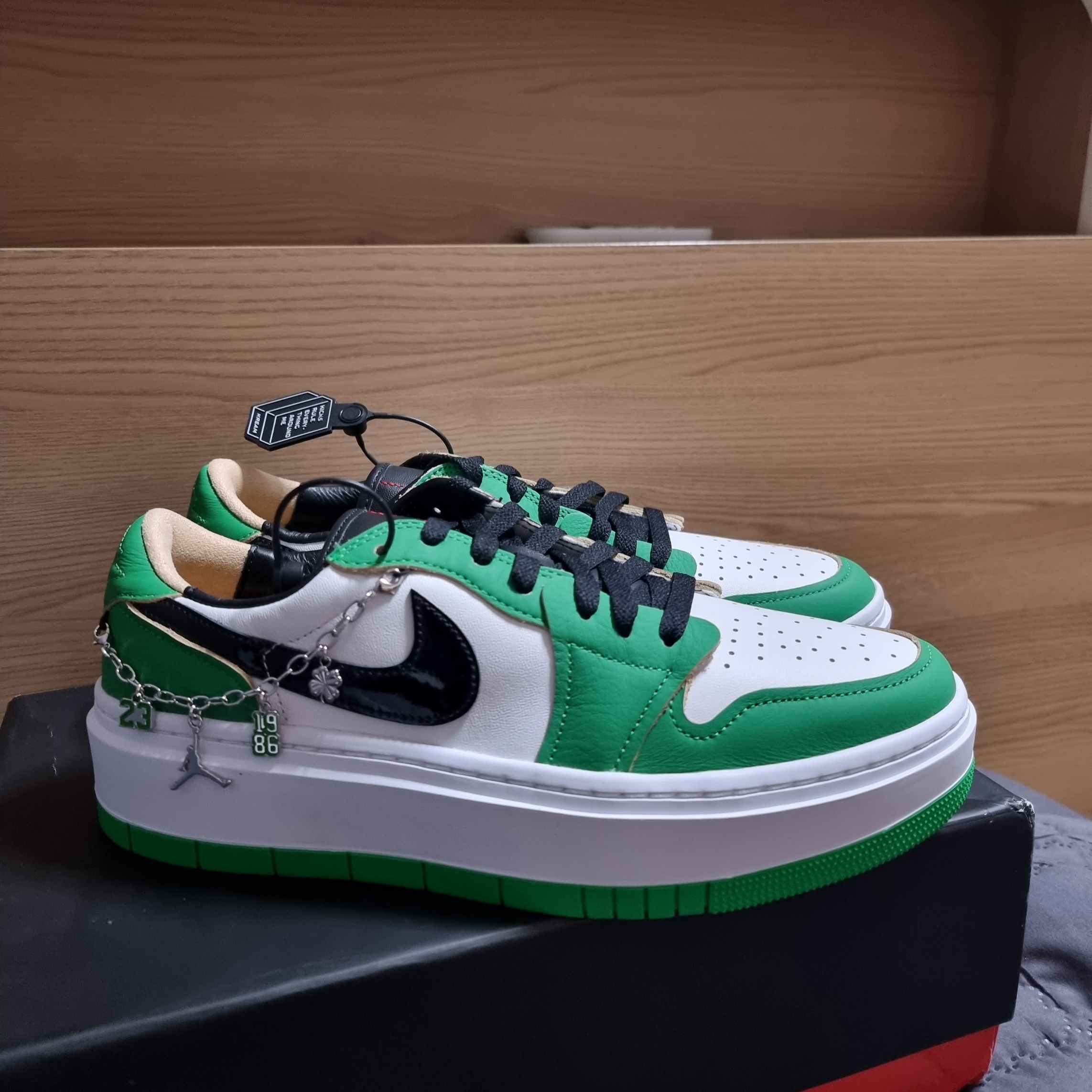 (W) Jordan 1 Elevate Low SE Lucky Green 착용 스타일