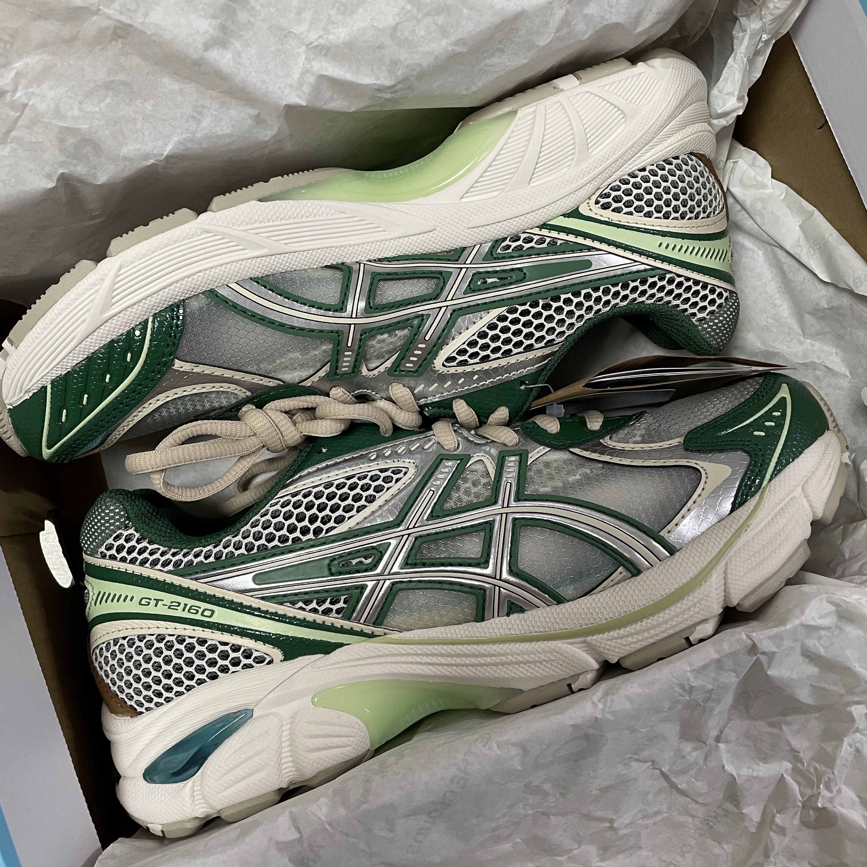 Asics x Above The Clouds GT-2160 Cream Shamrock Green 착용 스타일 - 1