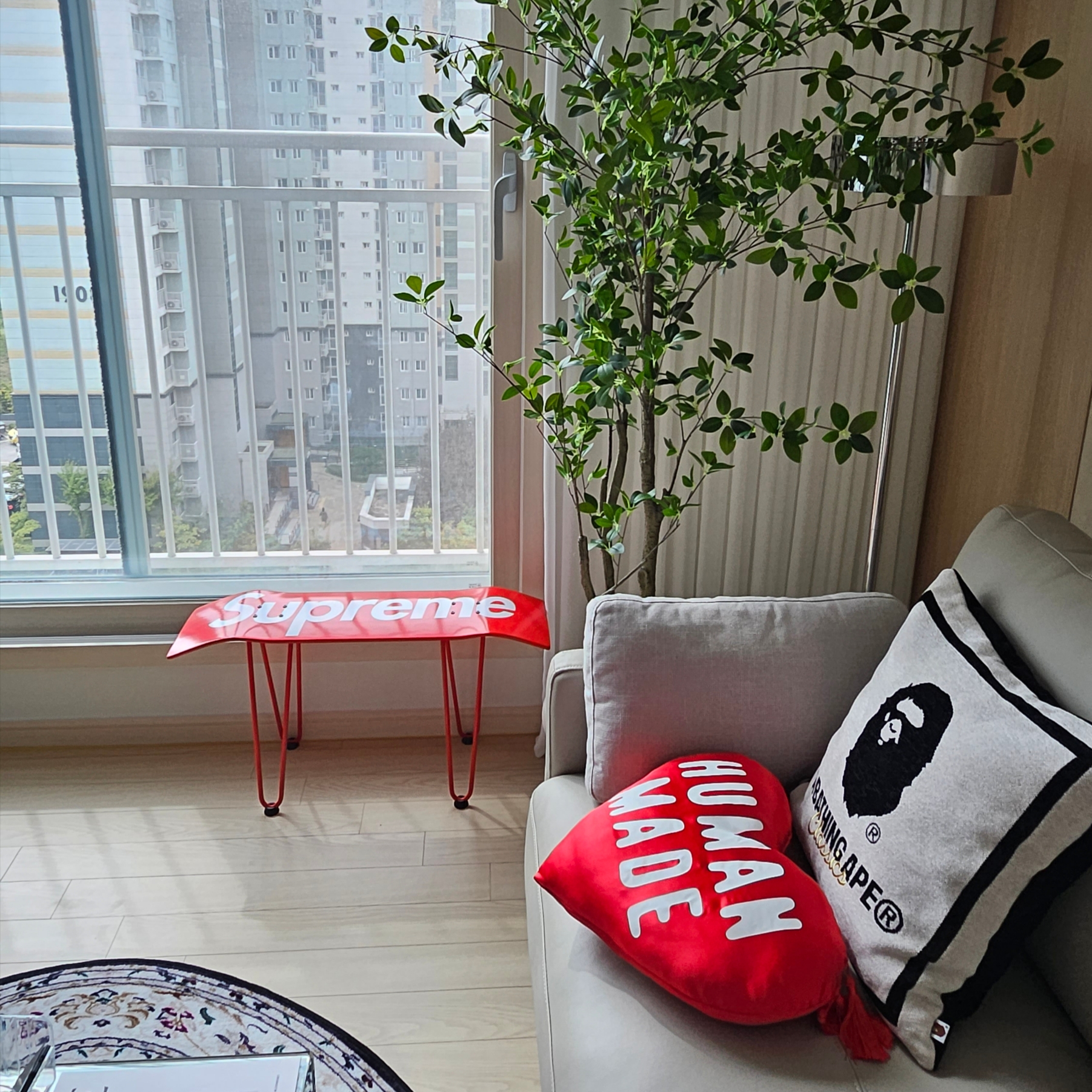 Human Made Heart Cushion Red, Supreme Uncut Box Logo Skateboard Deck Red - 22SS 착용 스타일