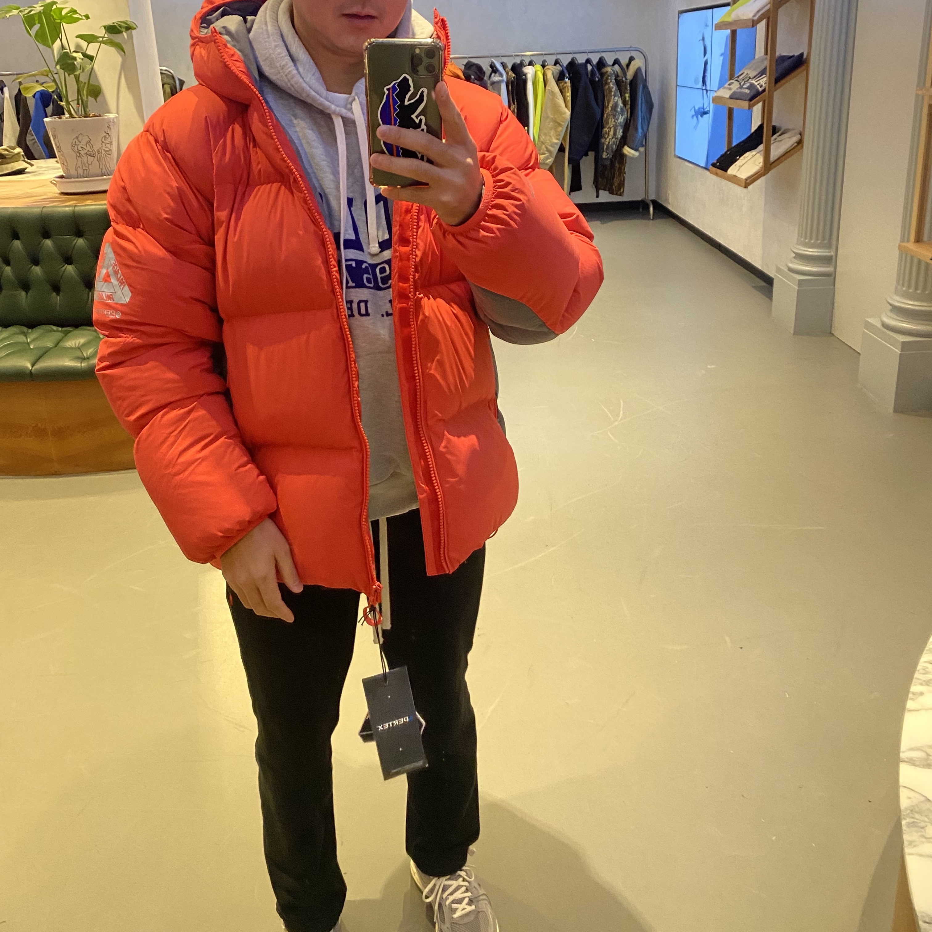 Palace Pertex Matte Balaclava Puffa Flame Carbon - 23FW 착용 스타일 - 2