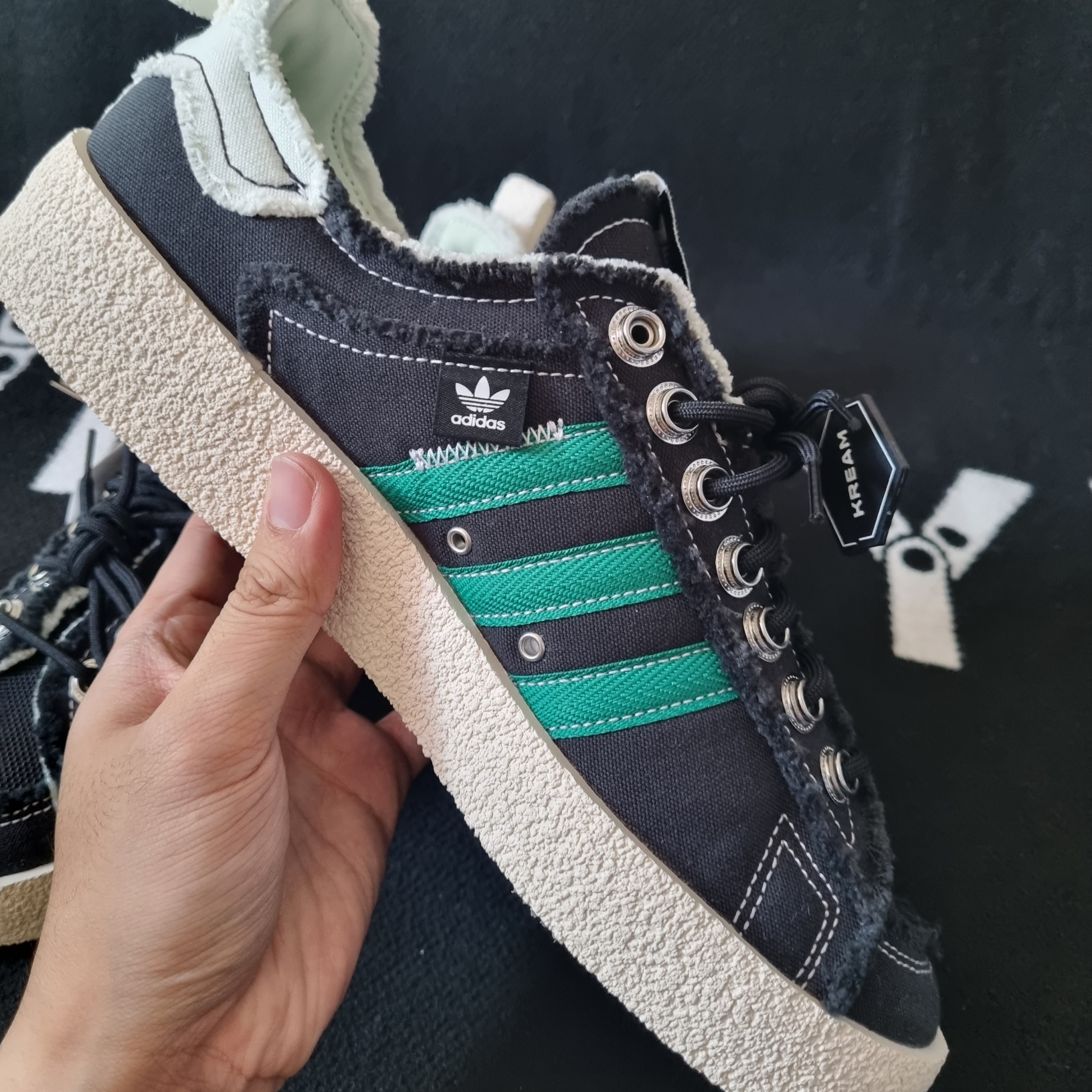Adidas x Song for the Mute Campus 80s Core Black Cream White 착용 스타일 - 3