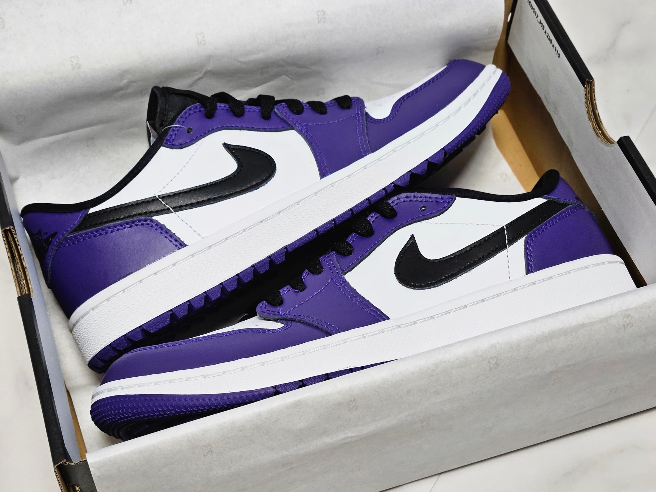 Jordan 1 Low Golf Court Purple 착용 스타일 - 6