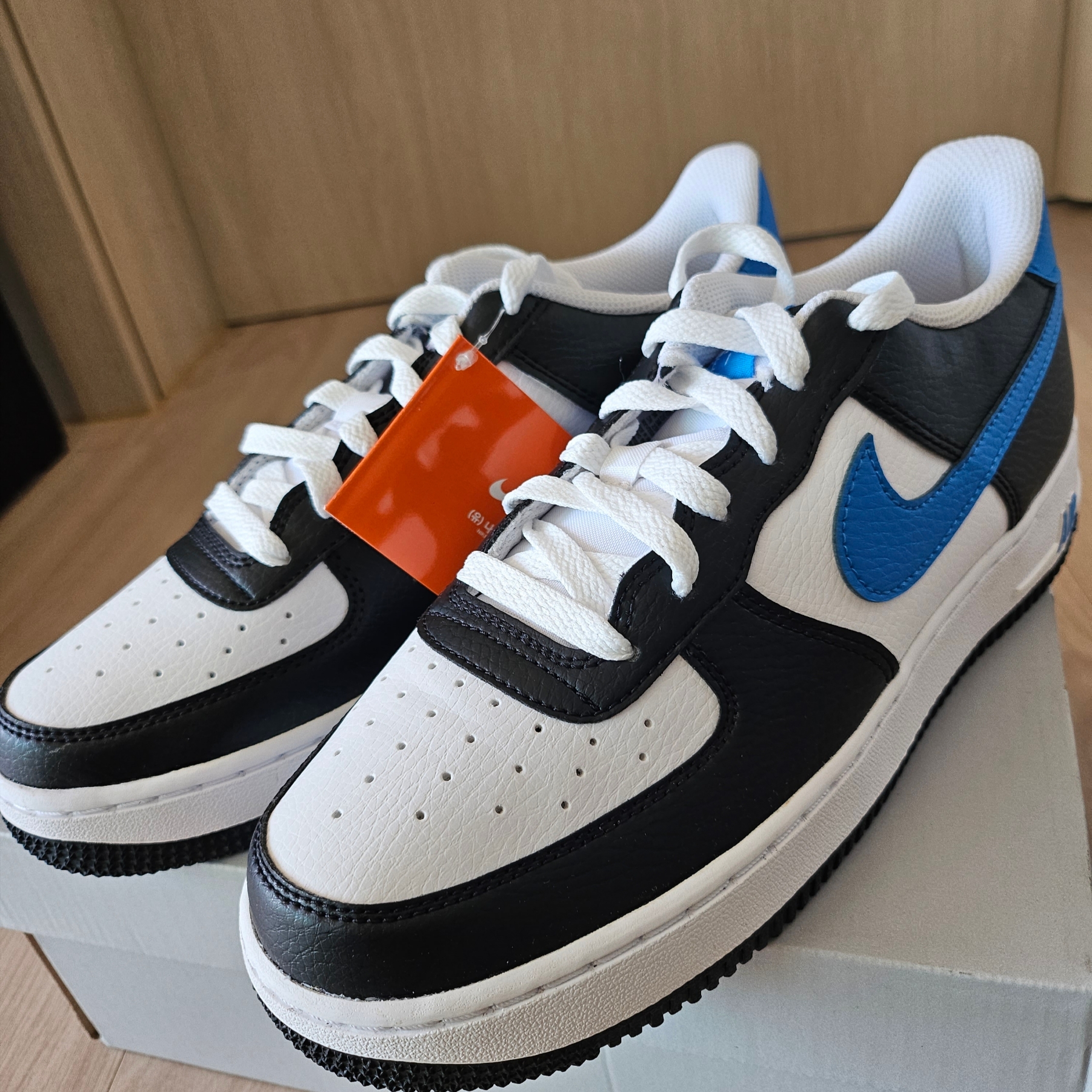 (GS) Nike Air Force 1 Low Black Light Photo Blue 착용 스타일