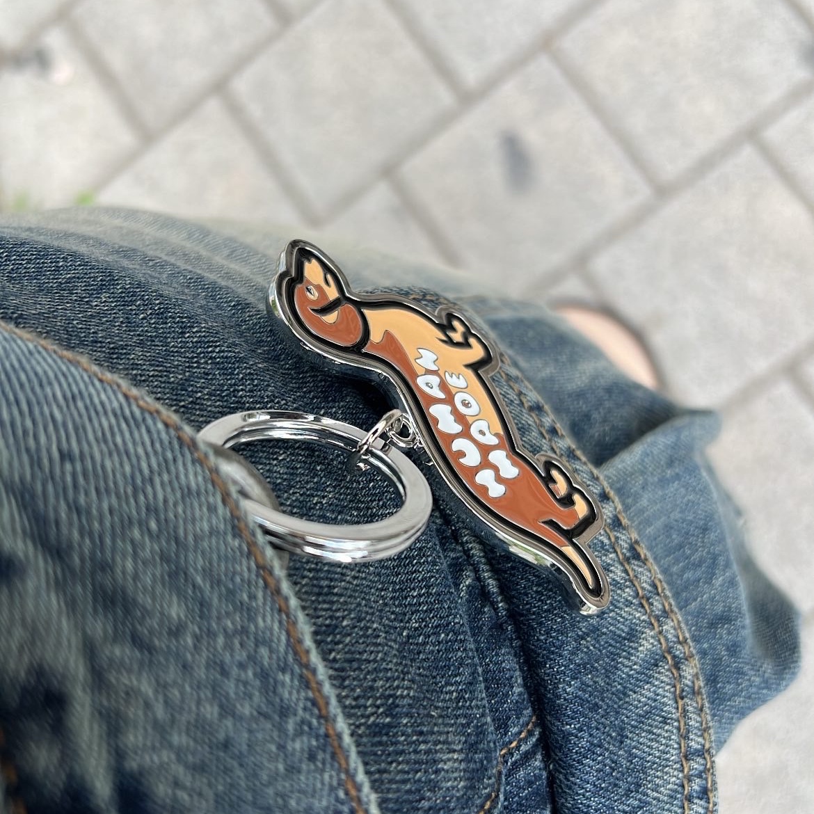 Human Made Dachs Keyring Brown 착용 스타일