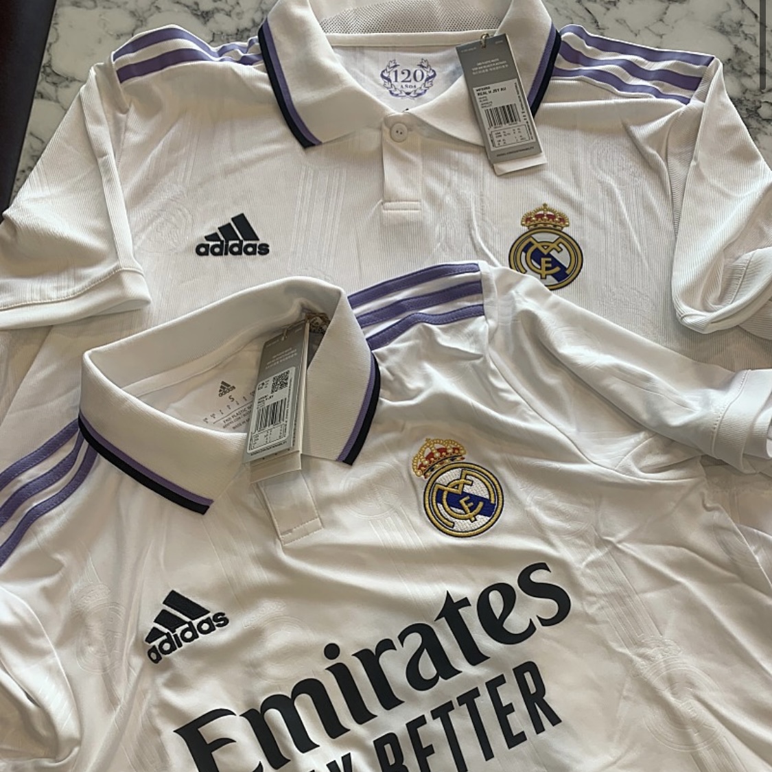 Adidas Real Madrid 2022/23 Home Jersey White - US Sizing (Non Marking Ver.) 착용 스타일 - 1