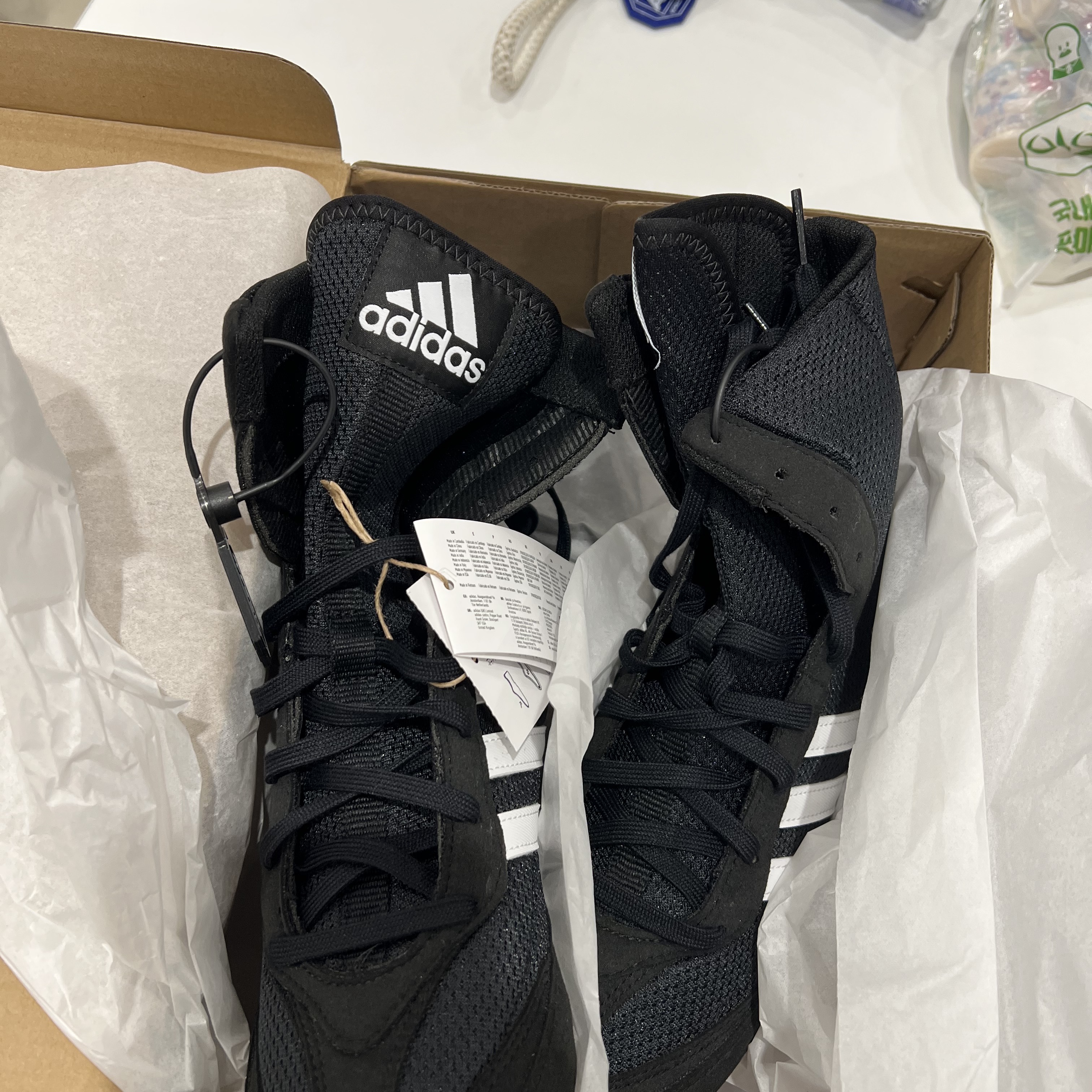 Adidas Box Hog 2.0 Boots Core Black Cloud White 착용 스타일 - 2