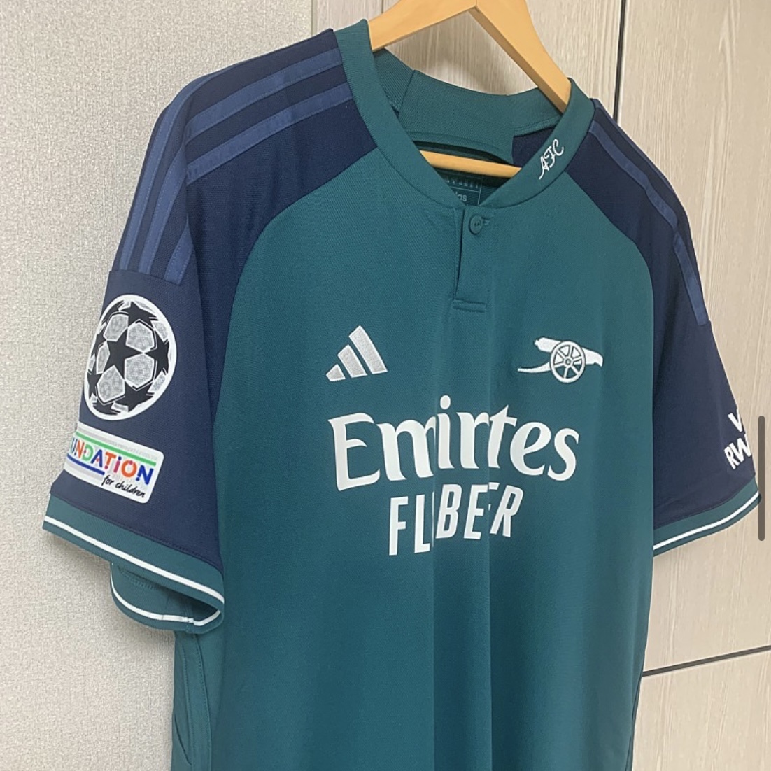 Adidas Arsenal 2023/24 3rd Jersey Rich Green Collegiate Navy - KR Sizing (Non Marking Ver.) 착용 스타일