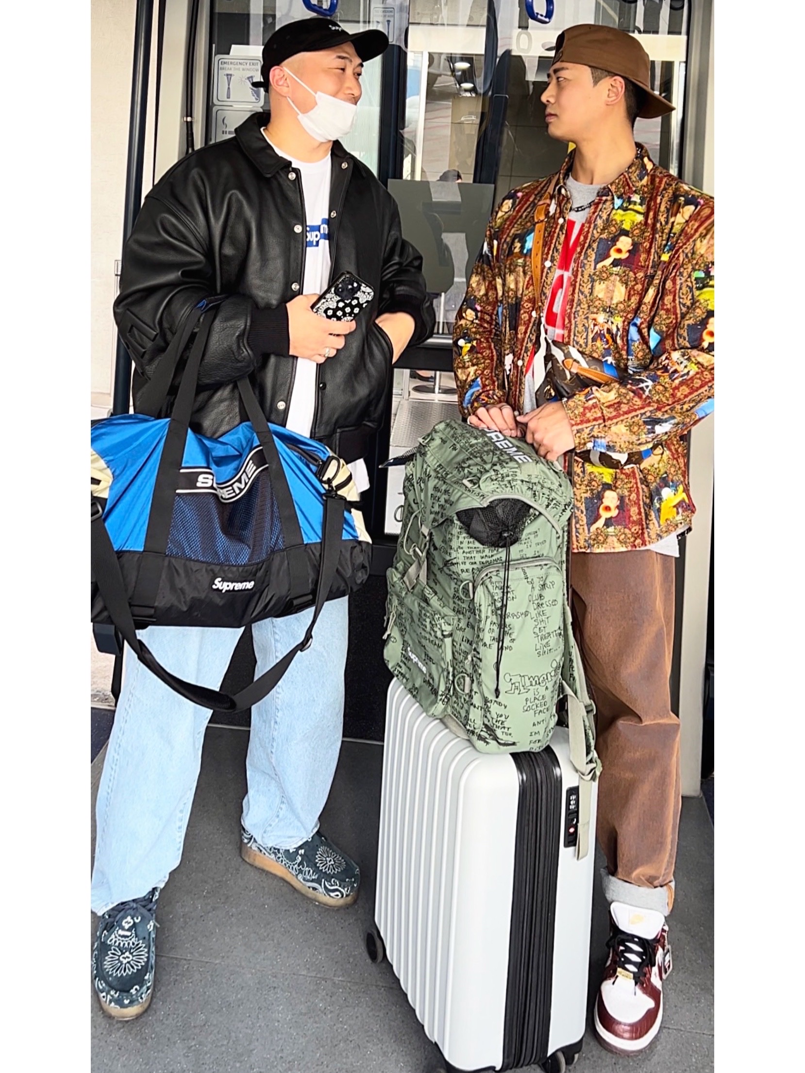 Supreme Mark Leckey Hardcore Printed Corduroy Shirt Multicolor - 23FW, Supreme Don’t Fuck Around T-Shirt Heather Grey - 22FW 착용 스타일 - 3