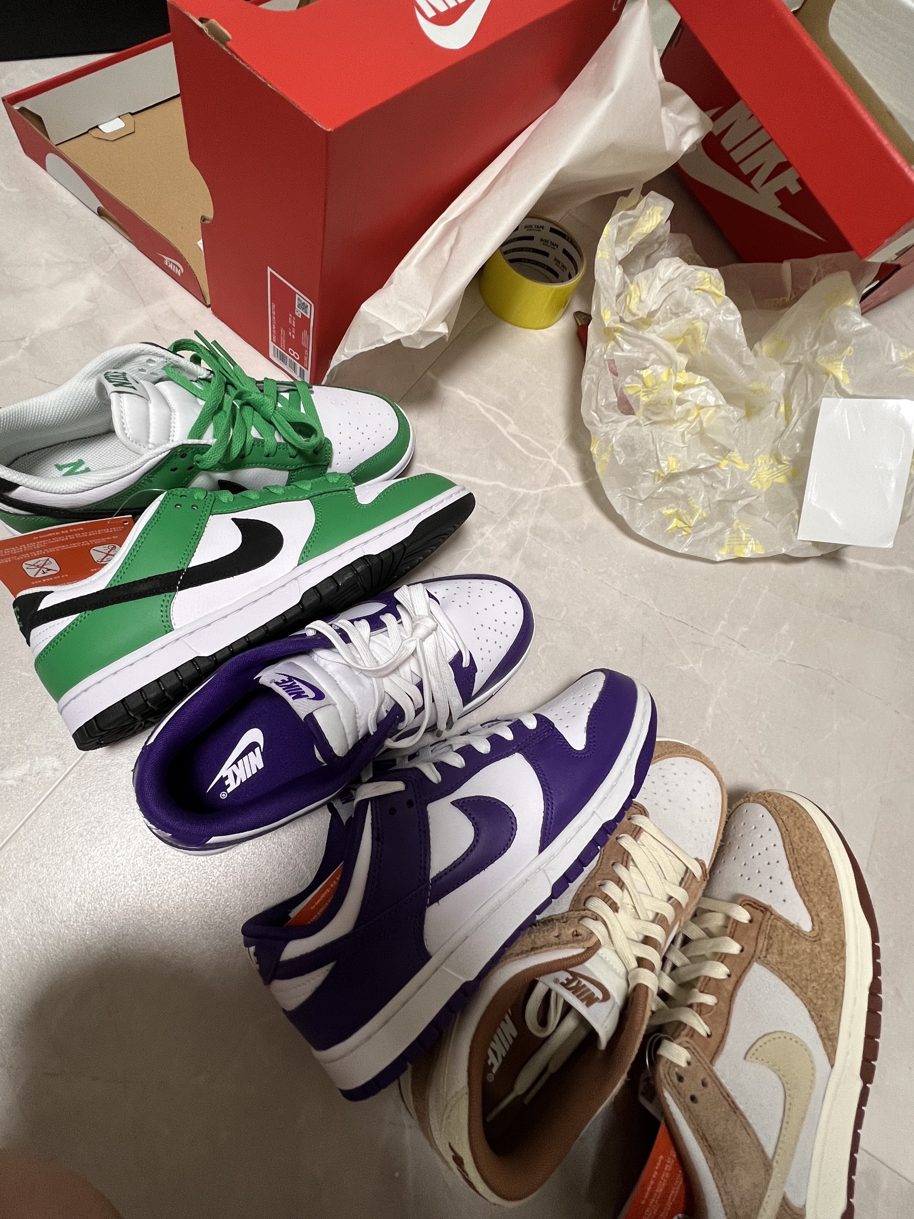 Nike Dunk Low Pro Premium Medium Curry, Nike Dunk Low Retro Championship Court Purple 착용 스타일