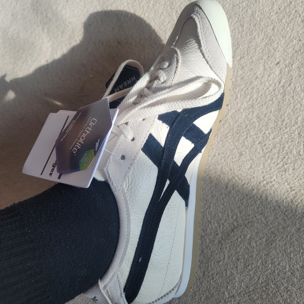 Onitsuka Tiger Mexico 66 Vintage White Black 착용 스타일 - 2