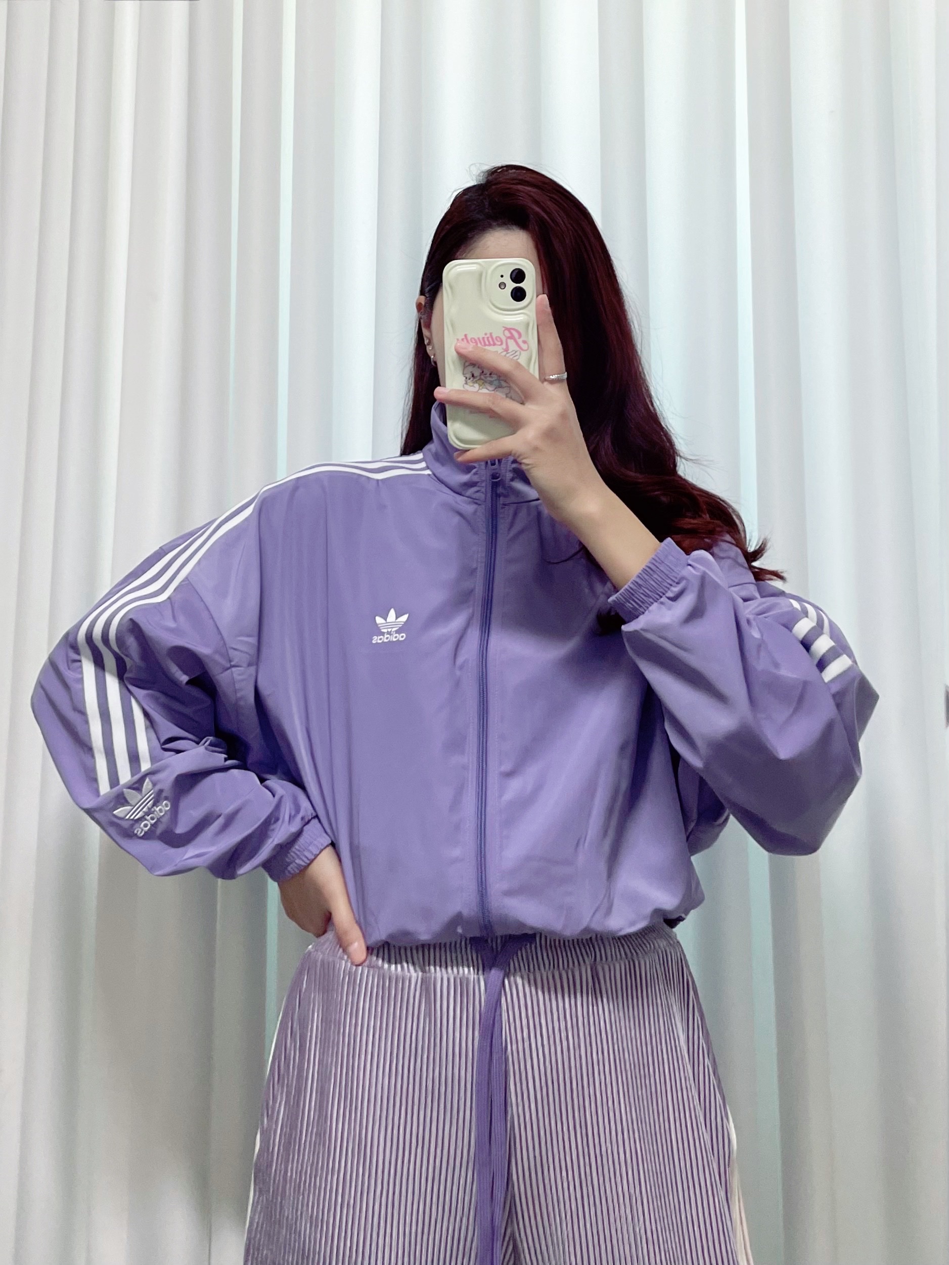 (W) Adidas Sambarose White Silver, COS Quilted Oversized Shoulder Bag Purple 착용 스타일 - 4
