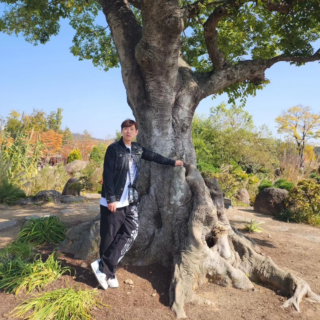 Stussy Airbrush Icon Beach Pants Black 착용 스타일 - 1