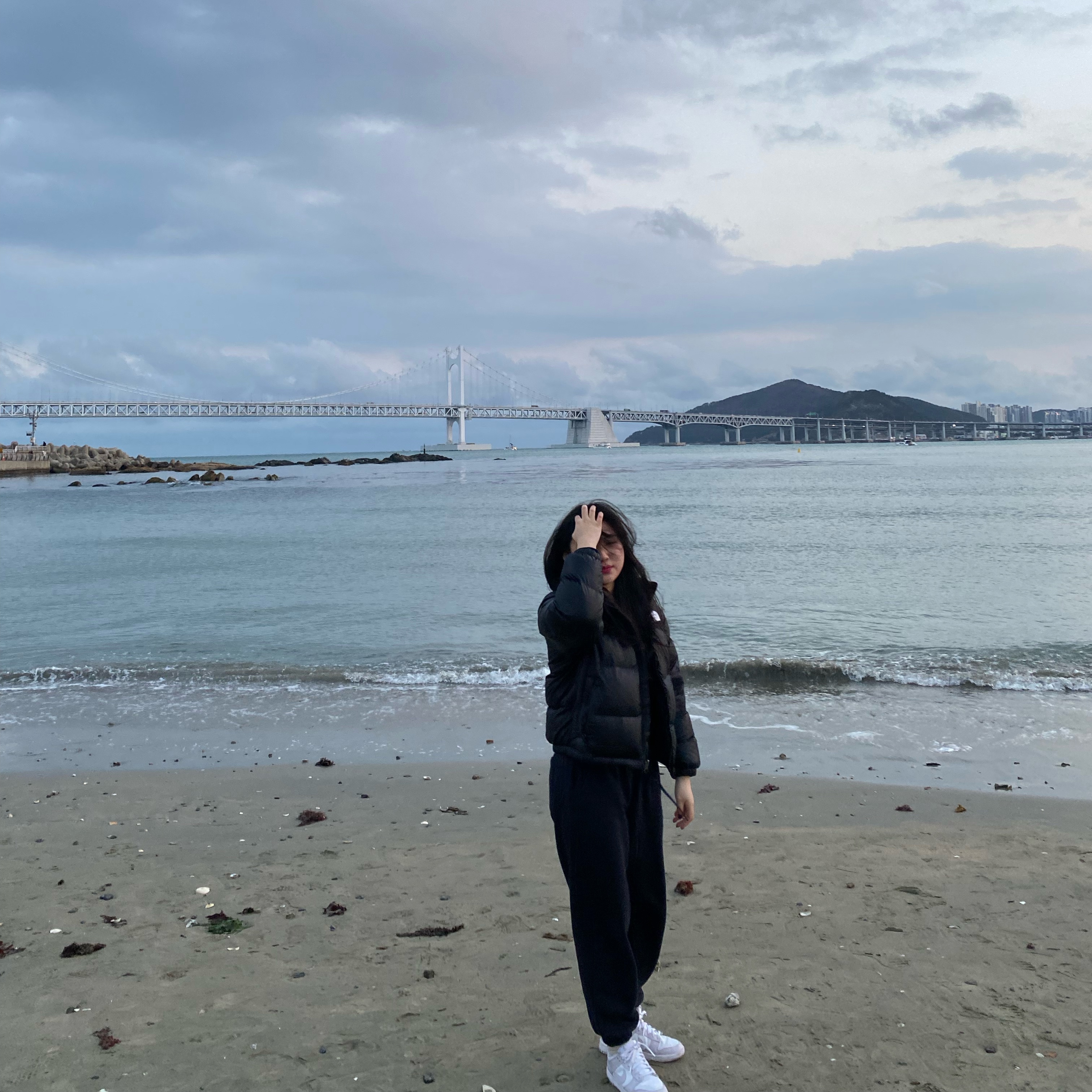 (W) The North Face Nuptse Hybrid Down Ball Jacket Black, (W) Nike Dunk Low Venice 착용 스타일 - 1